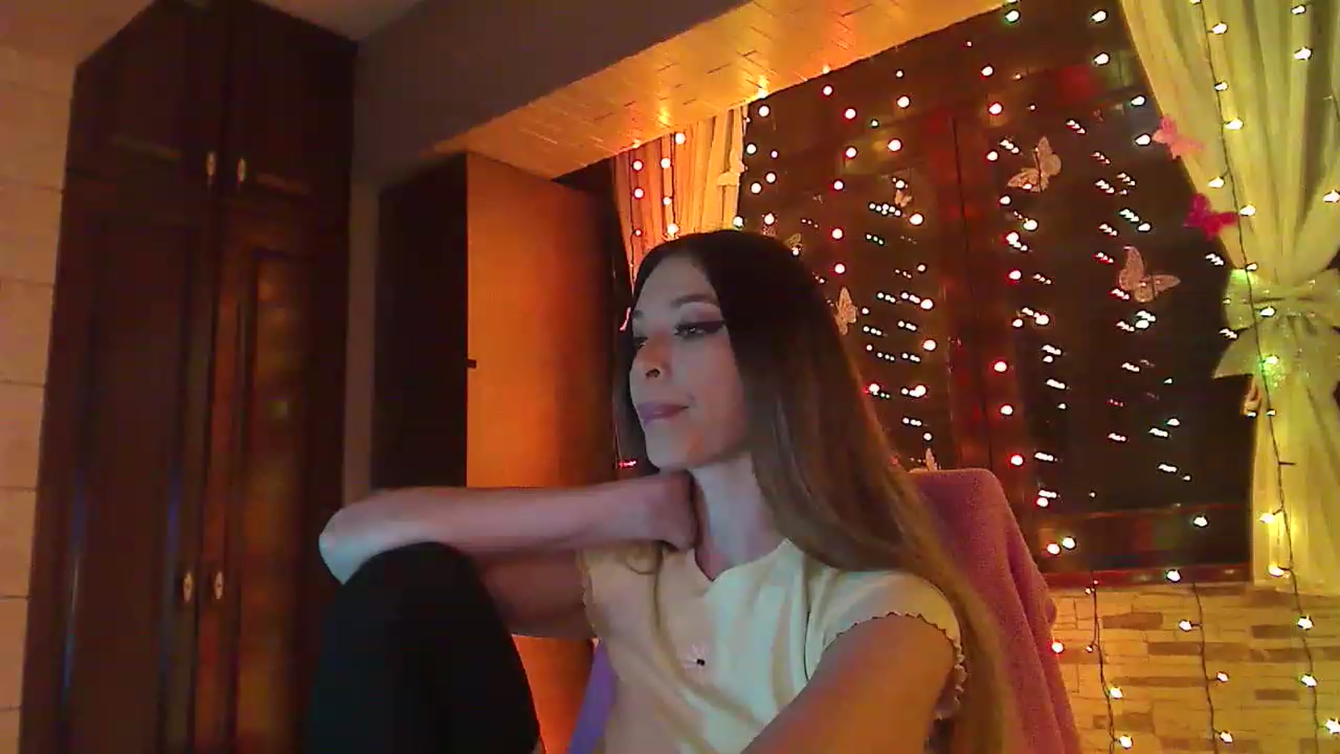 Gallery image thumbnail from No_bo_dy's myfreecams stream on, 03/13/2023, 03:06 image 9 of 20