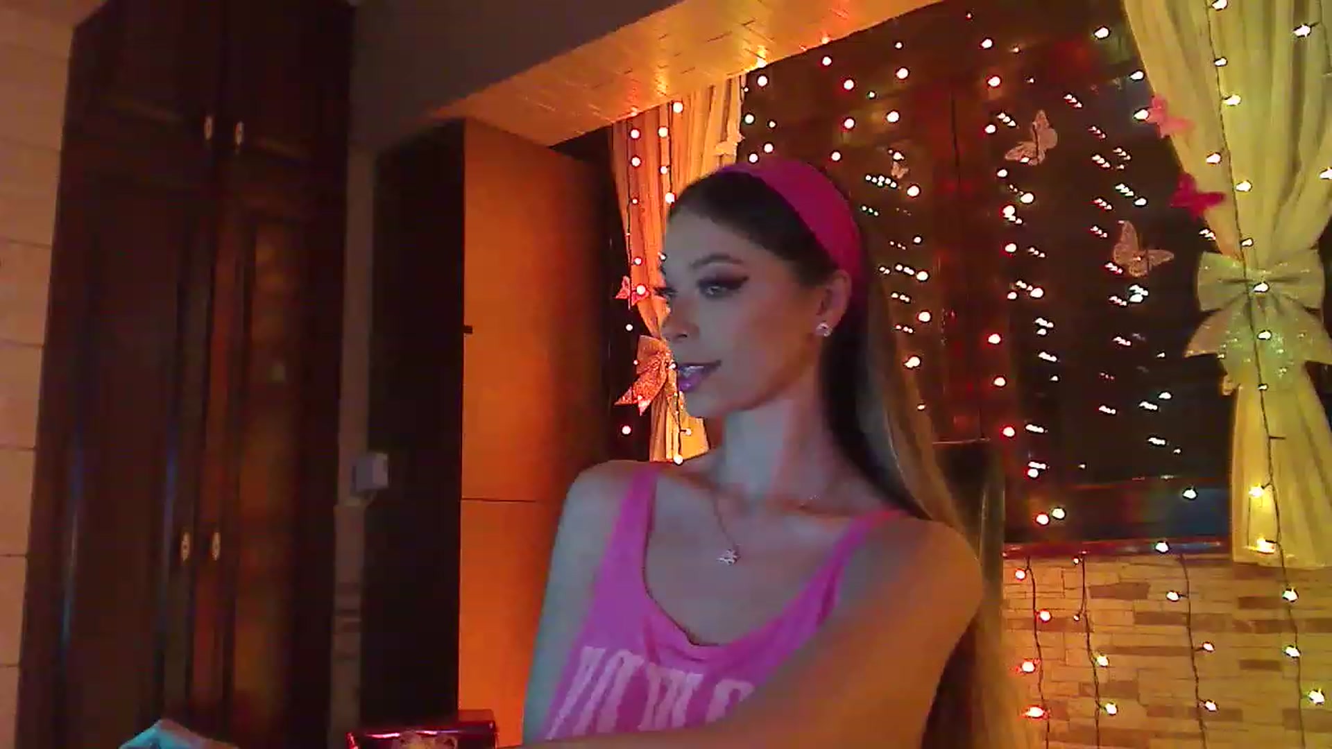 Gallery image thumbnail from No_bo_dy's myfreecams stream on, 03/14/2023, 01:55 image 7 of 20