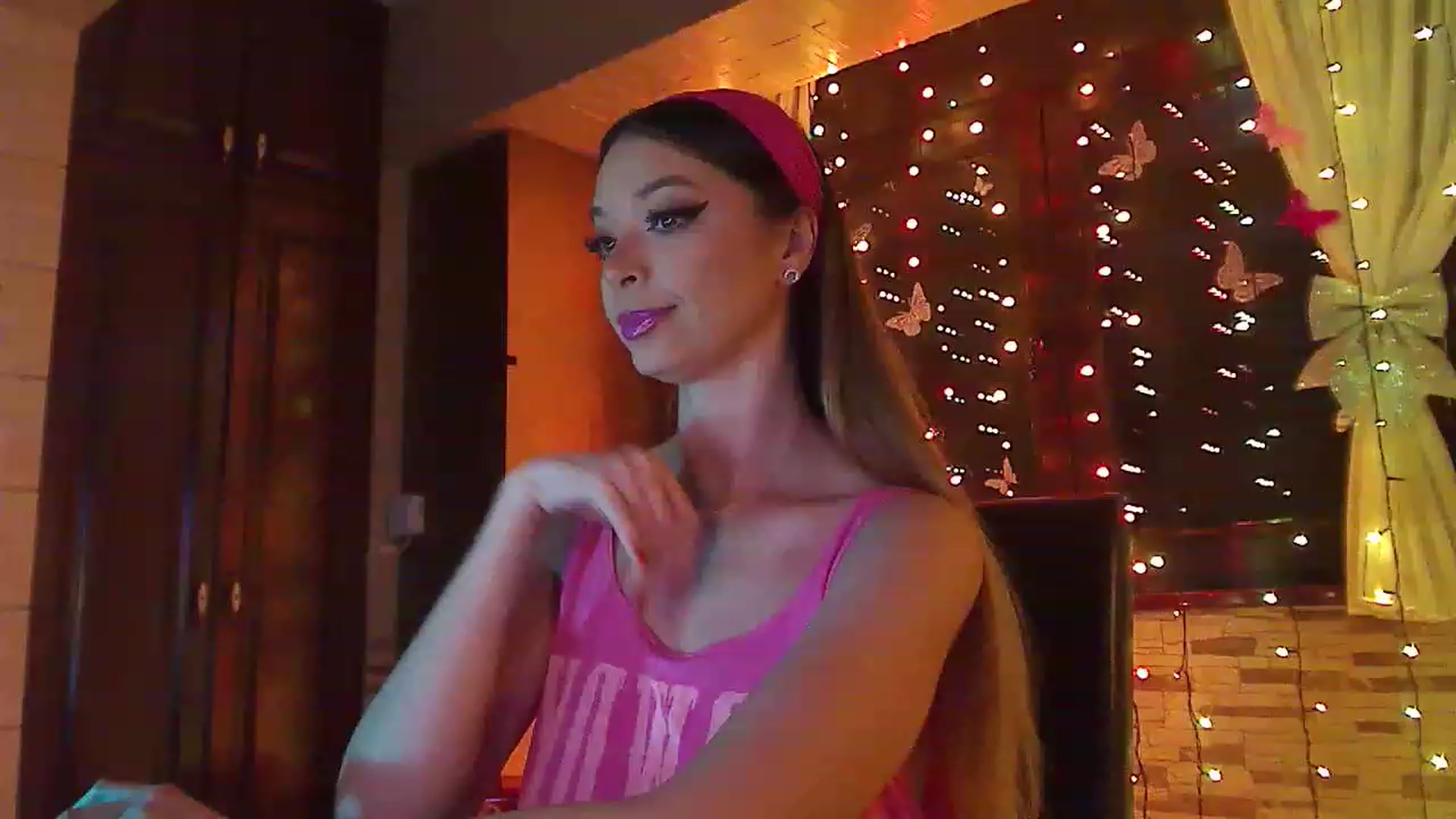 Gallery image thumbnail from No_bo_dy's myfreecams stream on, 03/14/2023, 01:55 image 3 of 20