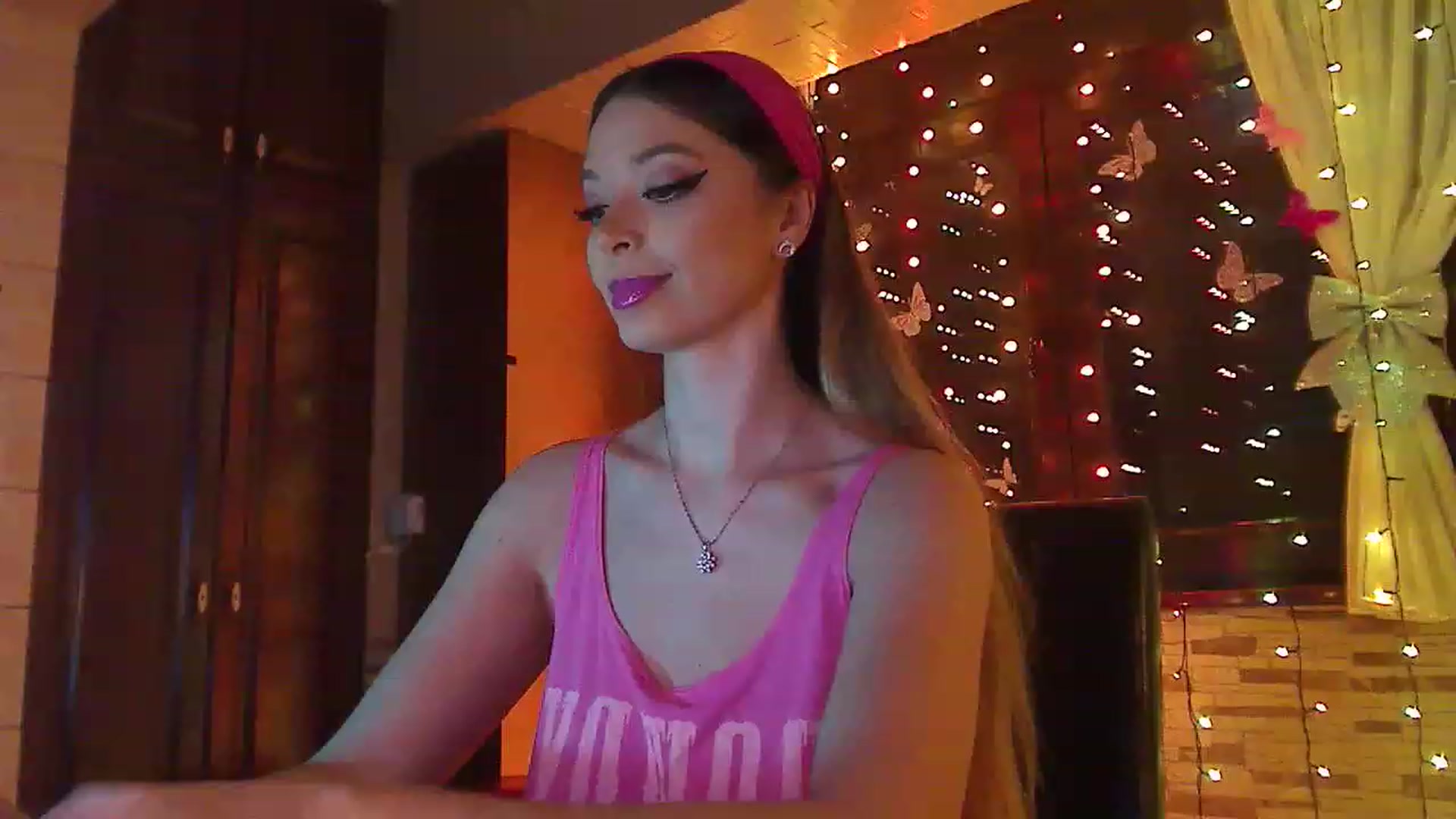 Gallery image thumbnail from No_bo_dy's myfreecams stream on, 03/14/2023, 01:55 image 1 of 20