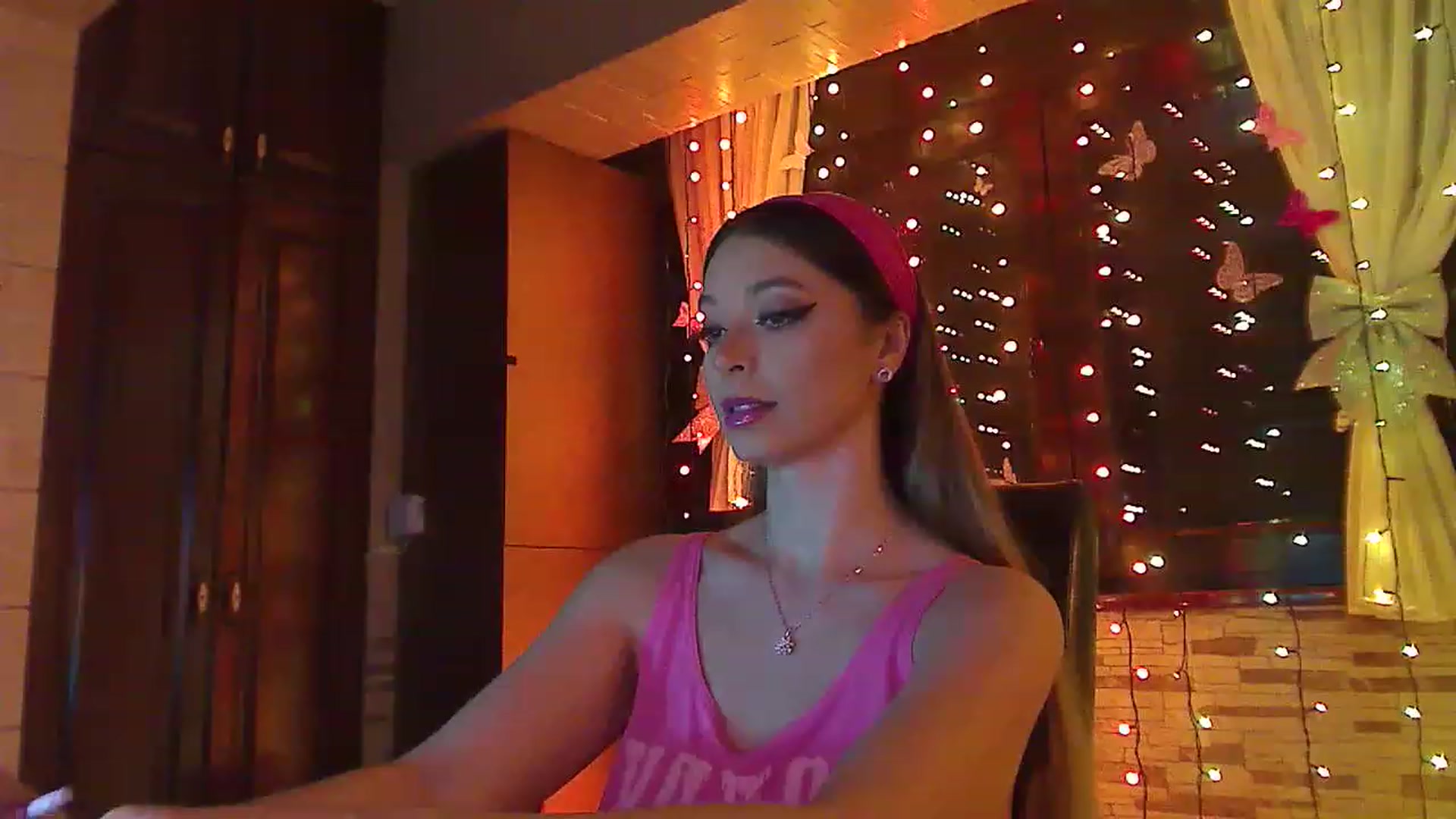Gallery image thumbnail from No_bo_dy's myfreecams stream on, 03/14/2023, 01:55 image 6 of 20