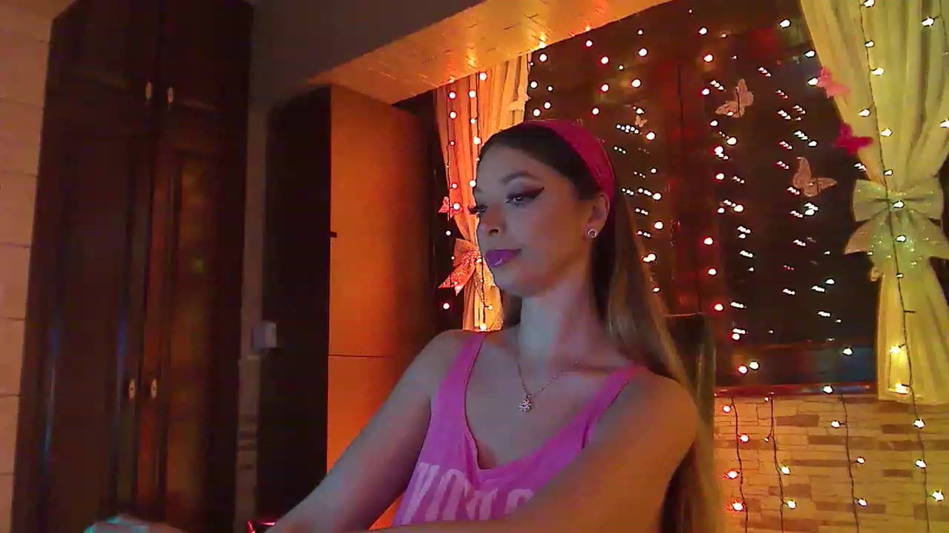 Gallery image thumbnail from No_bo_dy's myfreecams stream on, 03/14/2023, 01:55 image 10 of 20