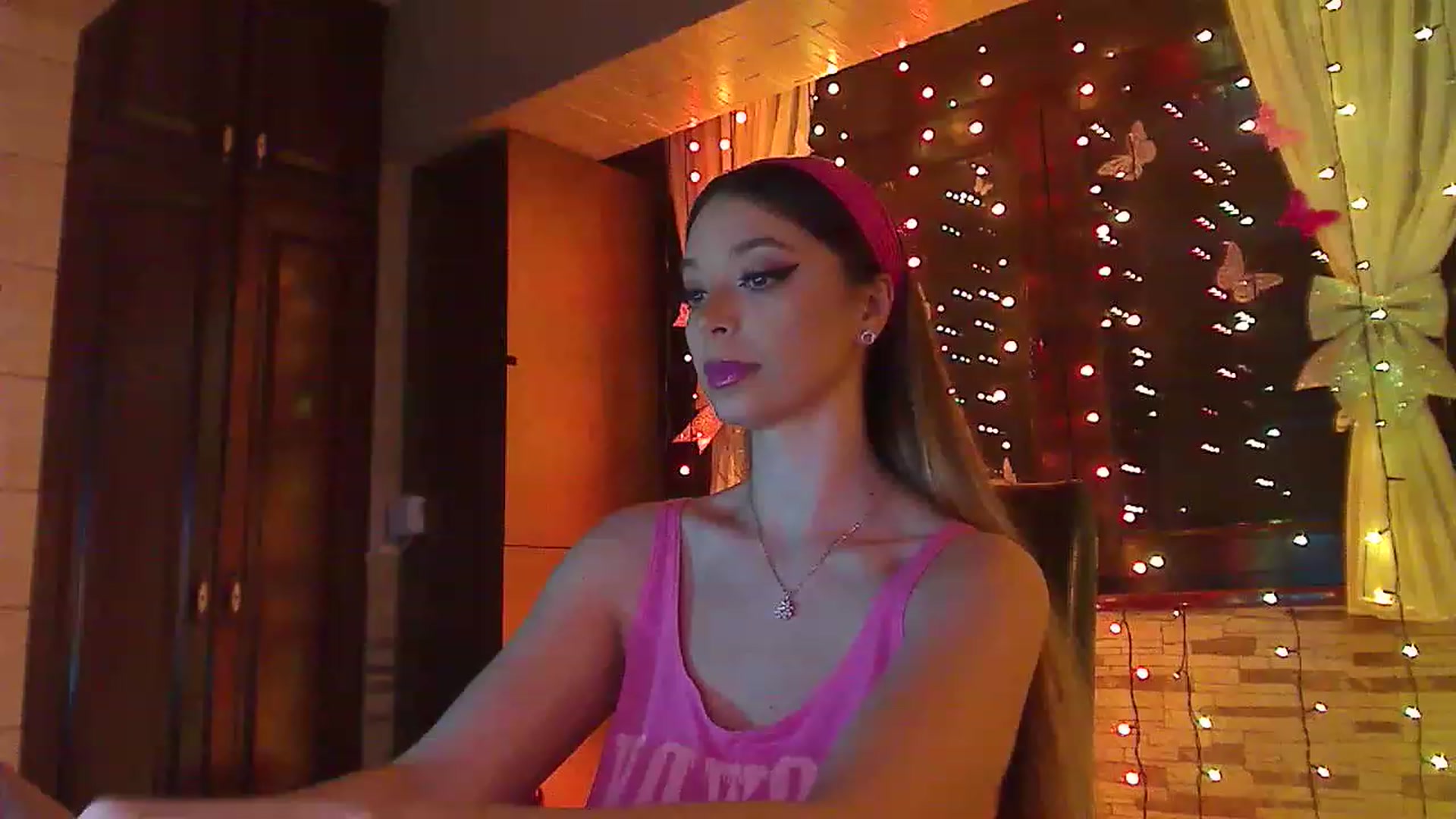 Gallery image thumbnail from No_bo_dy's myfreecams stream on, 03/14/2023, 01:55 image 8 of 20