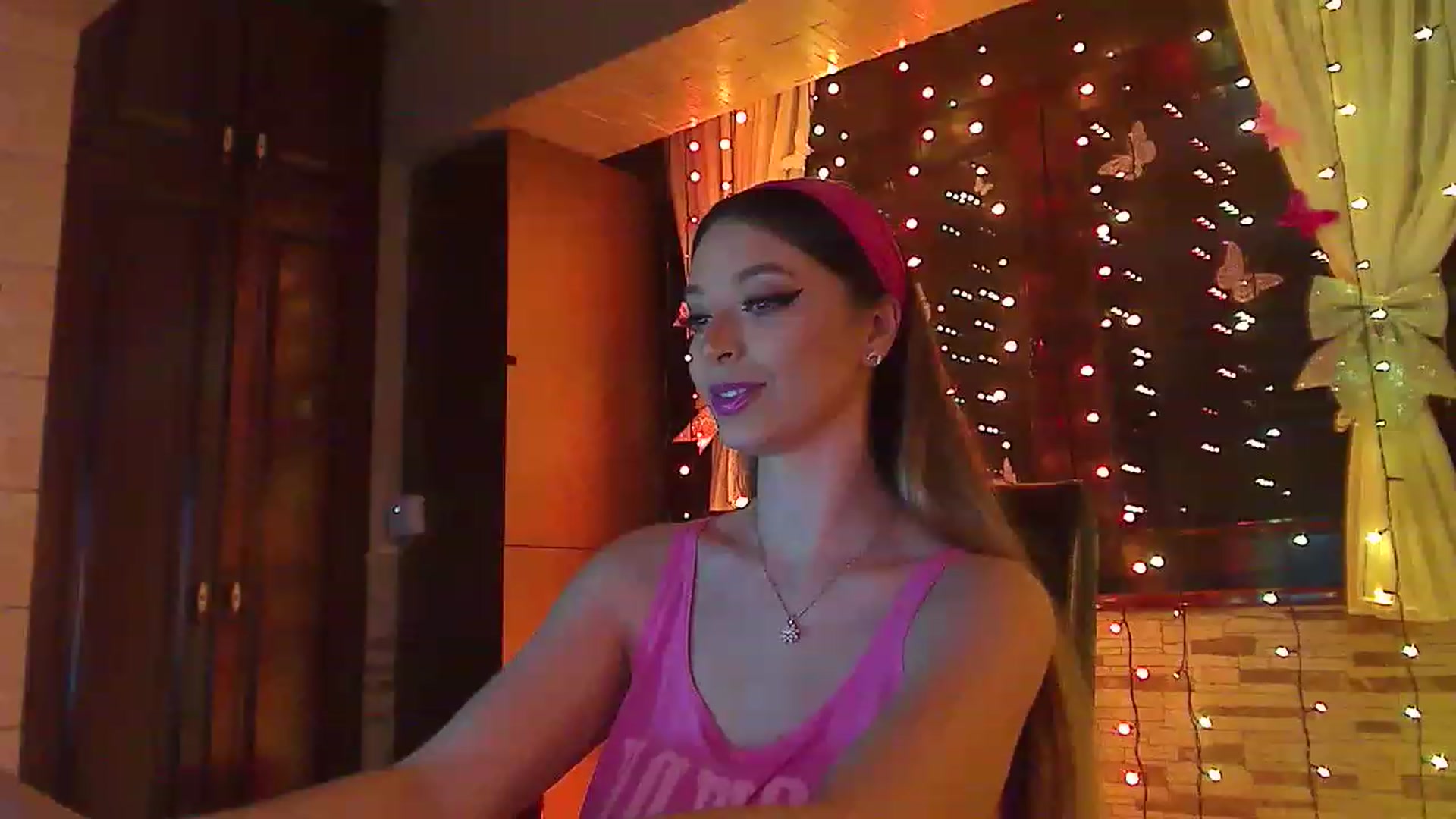 Gallery image thumbnail from No_bo_dy's myfreecams stream on, 03/14/2023, 01:55 image 4 of 20