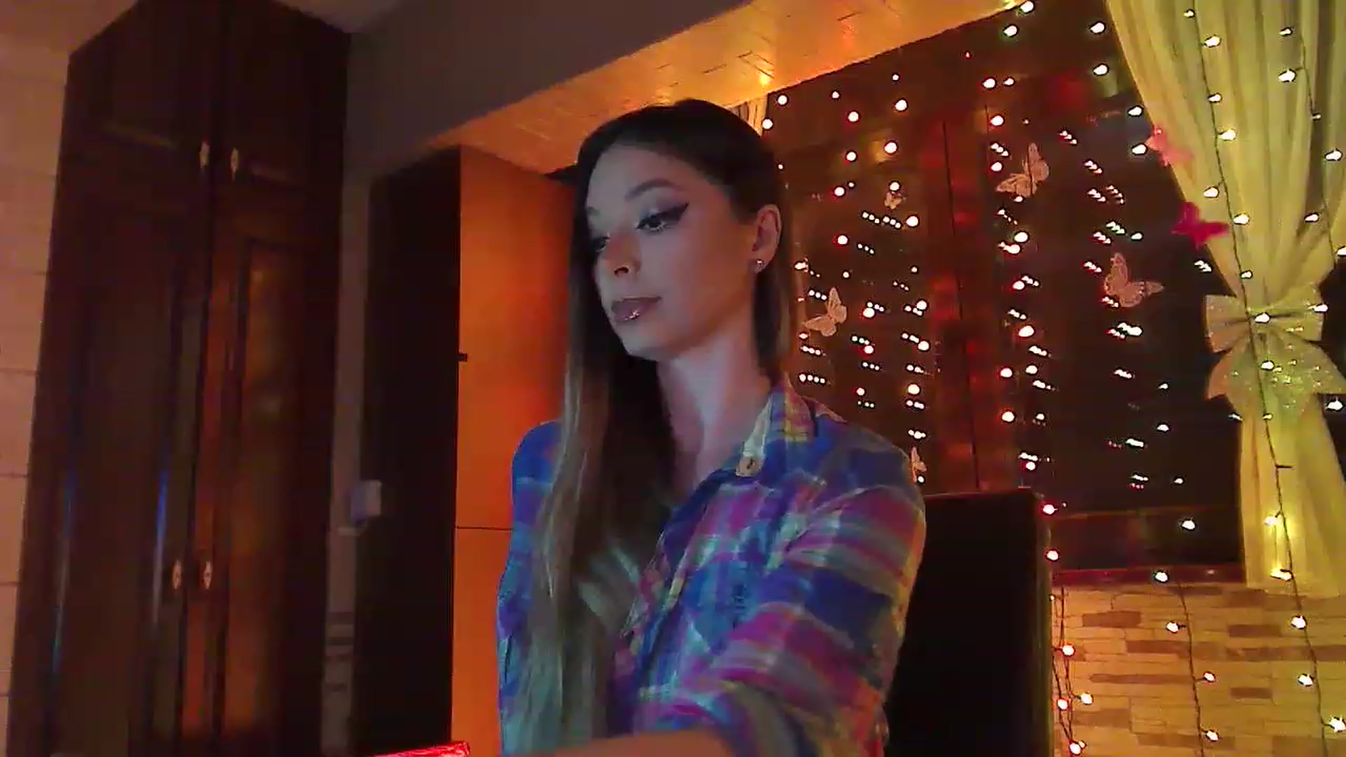 Gallery image thumbnail from No_bo_dy's myfreecams stream on, 03/17/2023, 23:16 image 14 of 20