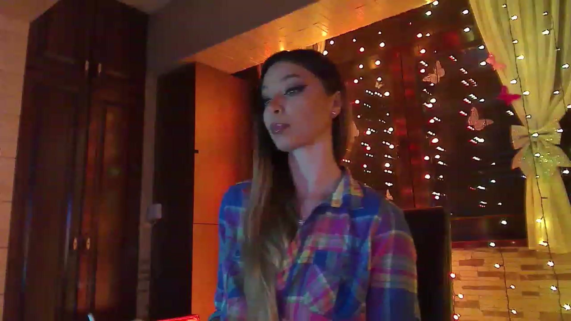 Gallery image thumbnail from No_bo_dy's myfreecams stream on, 03/17/2023, 23:16 image 2 of 20