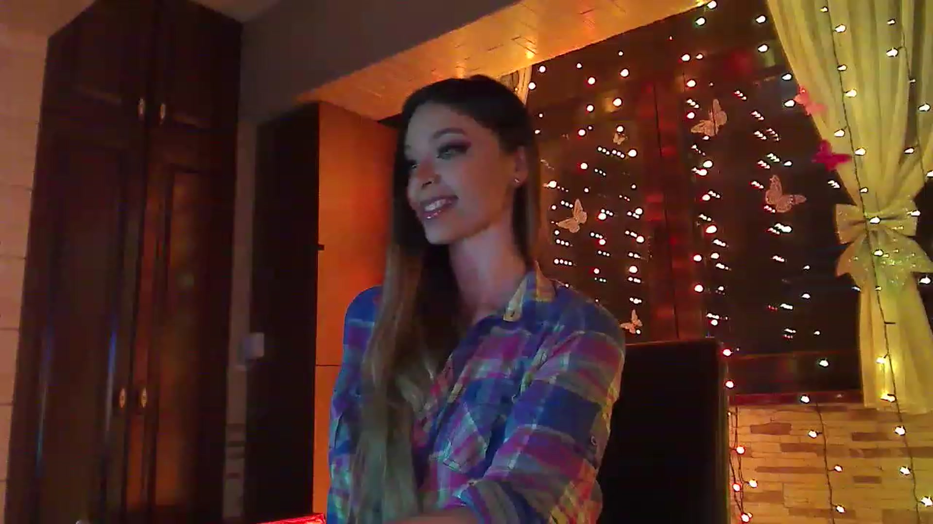 Gallery image thumbnail from No_bo_dy's myfreecams stream on, 03/17/2023, 23:16 image 12 of 20