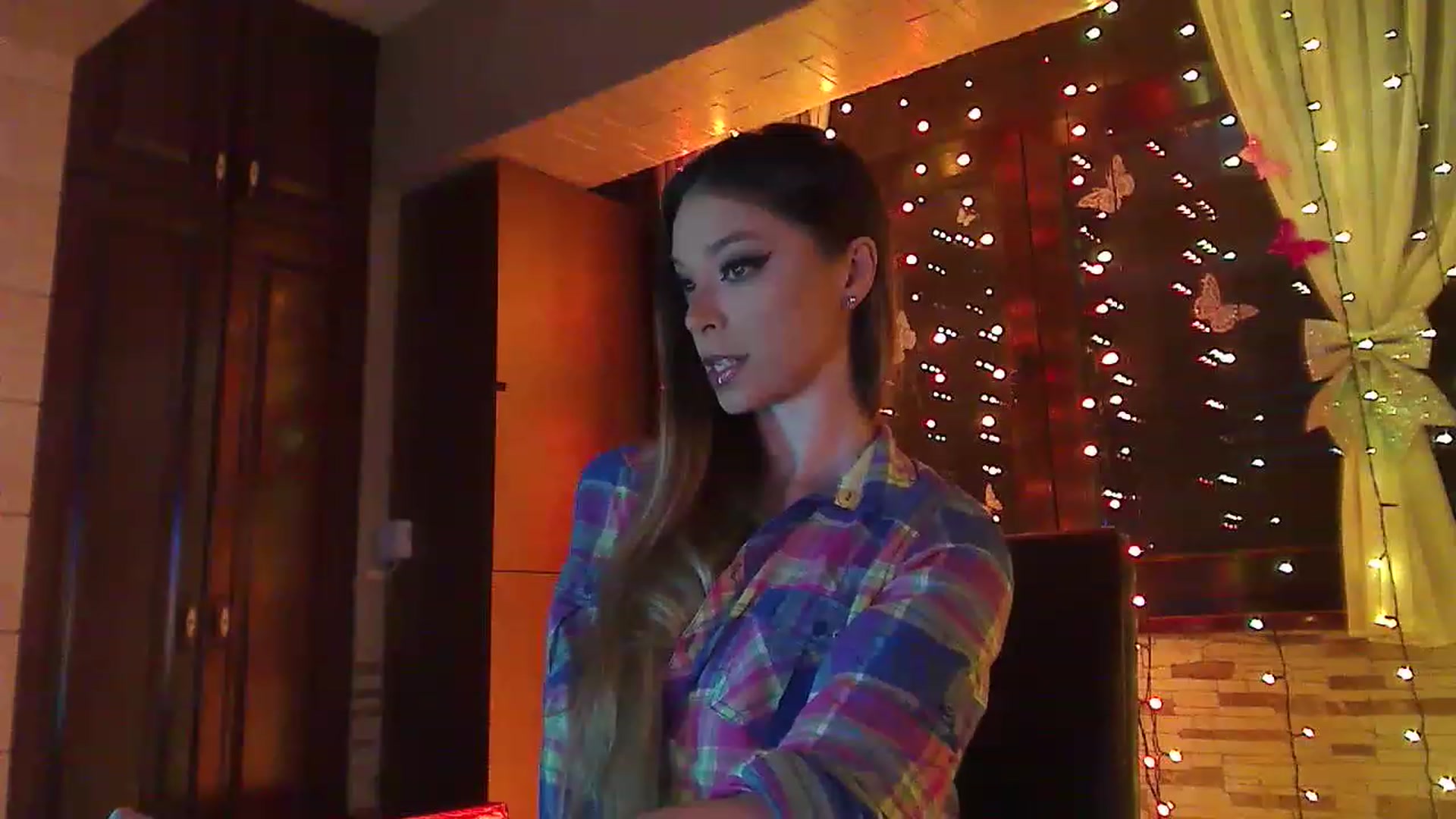 Gallery image thumbnail from No_bo_dy's myfreecams stream on, 03/17/2023, 23:16 image 17 of 20