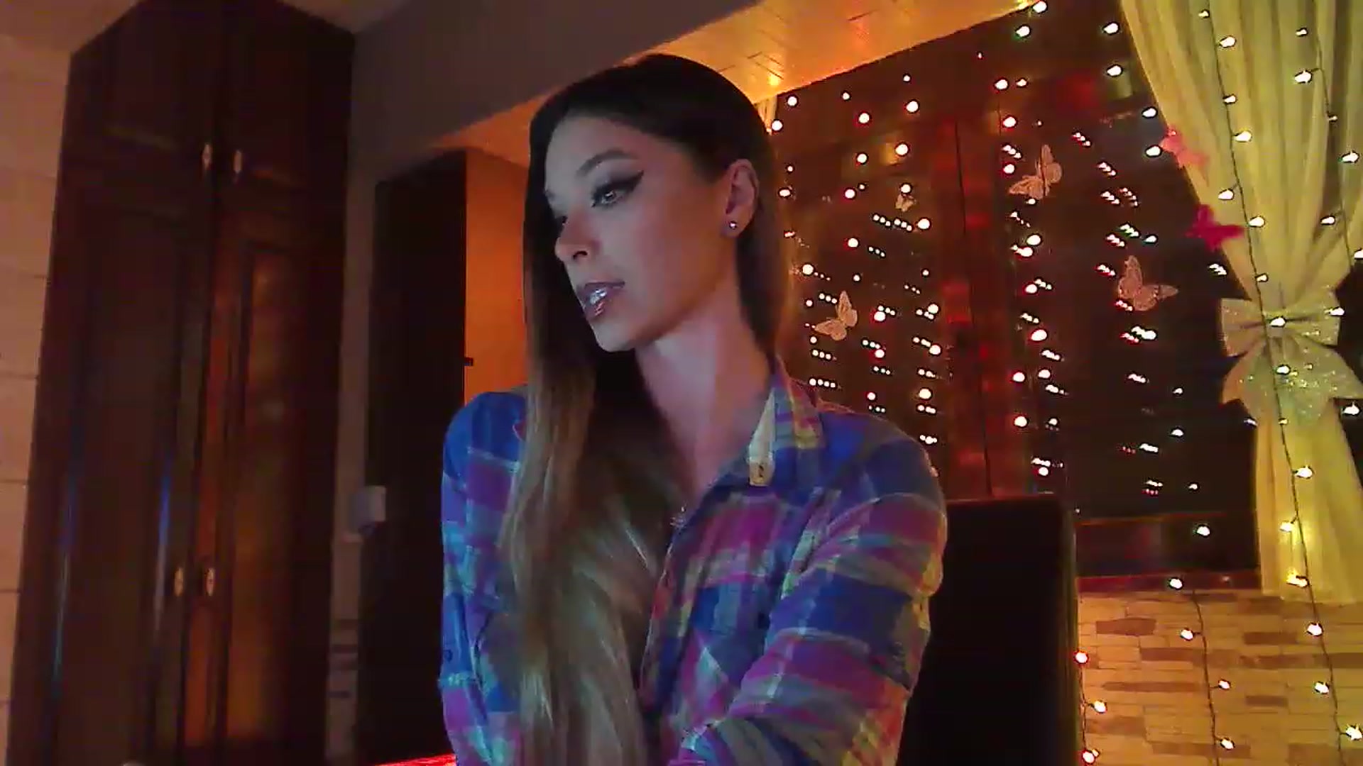 Gallery image thumbnail from No_bo_dy's myfreecams stream on, 03/17/2023, 23:16 image 7 of 20