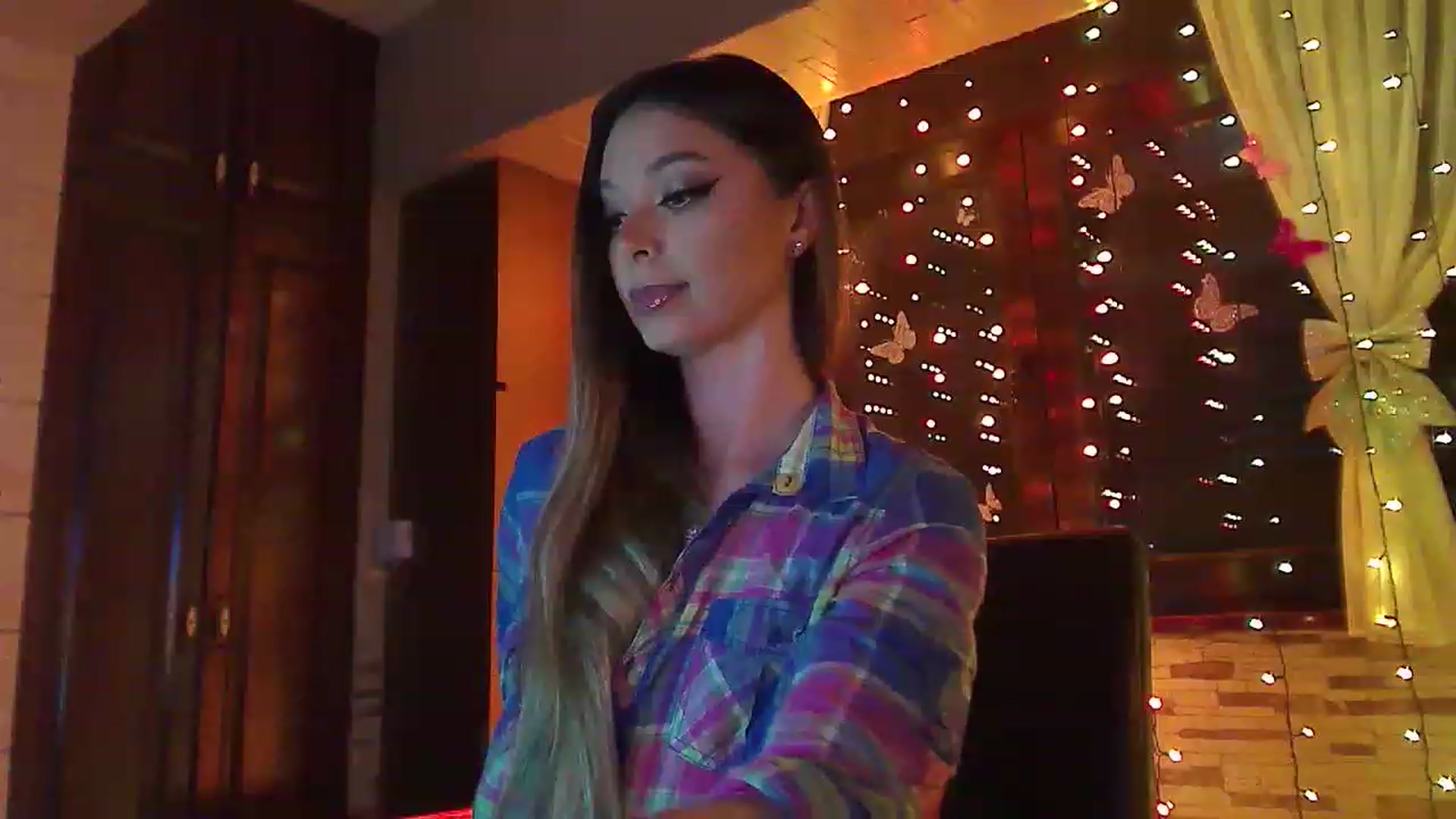Gallery image thumbnail from No_bo_dy's myfreecams stream on, 03/17/2023, 23:16 image 6 of 20