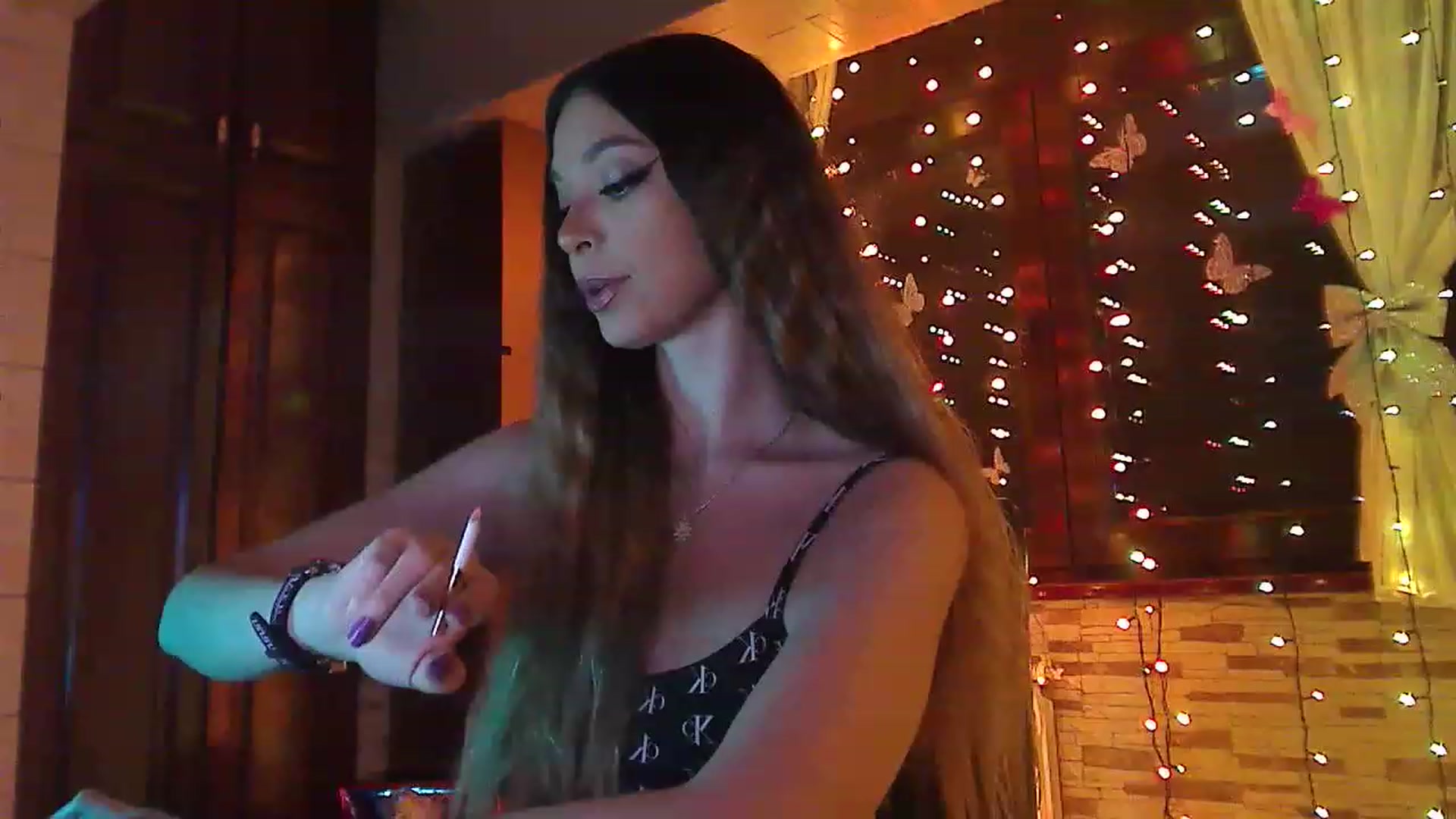 Gallery image thumbnail from No_bo_dy's myfreecams stream on, 03/19/2023, 24:06 image 3 of 20