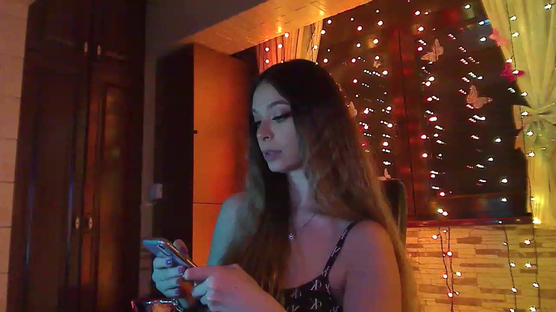 Gallery image thumbnail from No_bo_dy's myfreecams stream on, 03/19/2023, 02:53 image 15 of 20
