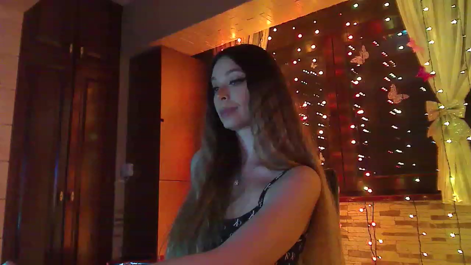 Gallery image thumbnail from No_bo_dy's myfreecams stream on, 03/19/2023, 02:53 image 5 of 20