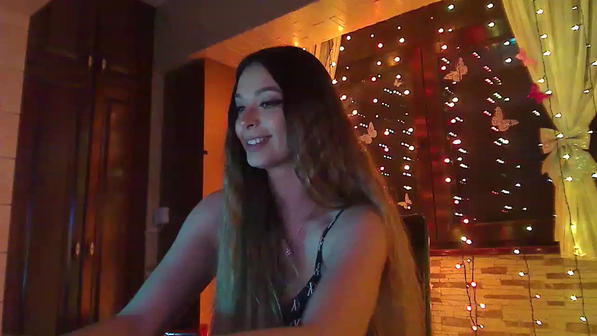 Gallery image thumbnail from No_bo_dy's myfreecams stream on, 03/19/2023, 02:53 image 6 of 20
