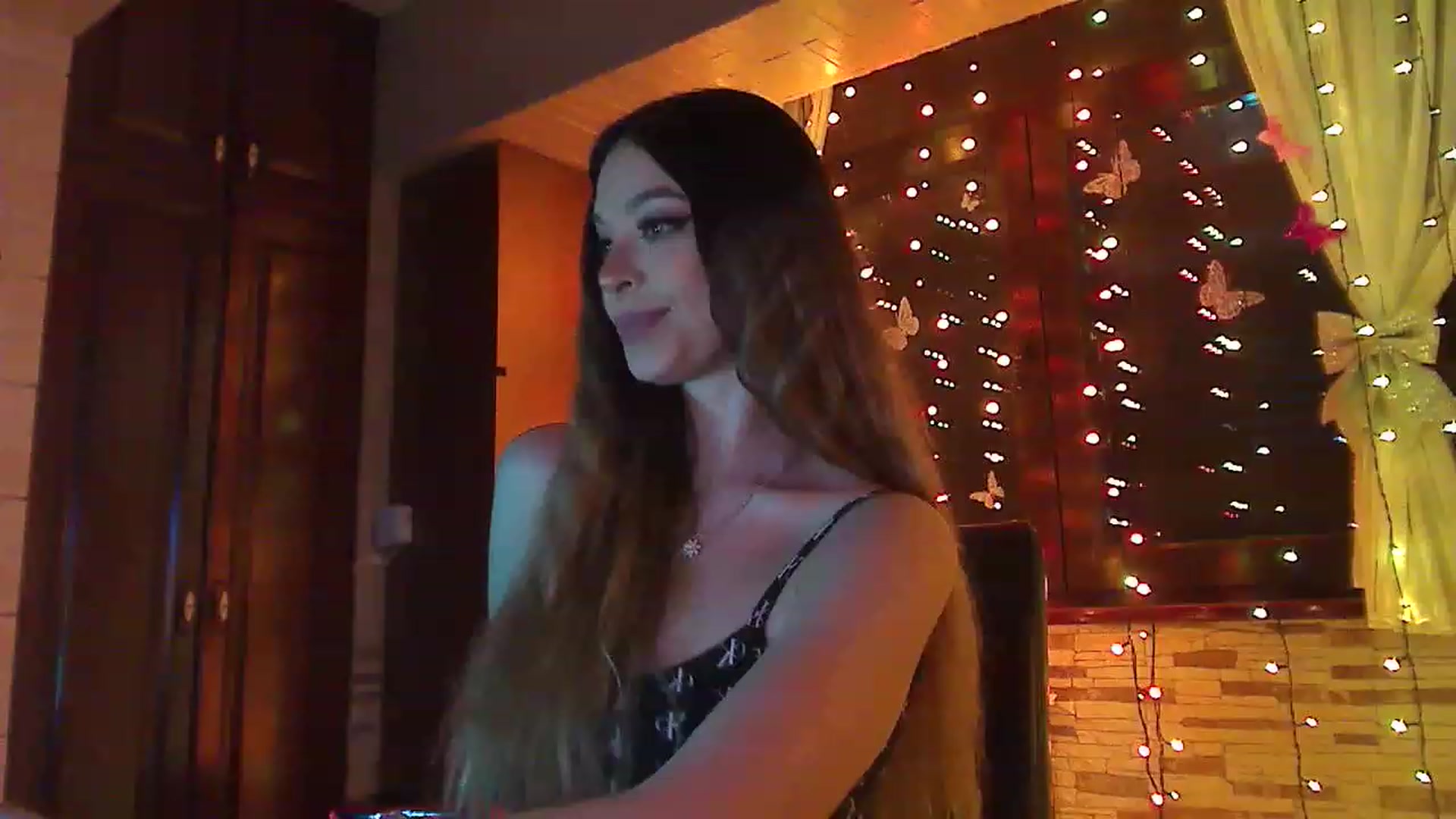 Gallery image thumbnail from No_bo_dy's myfreecams stream on, 03/19/2023, 02:53 image 2 of 20