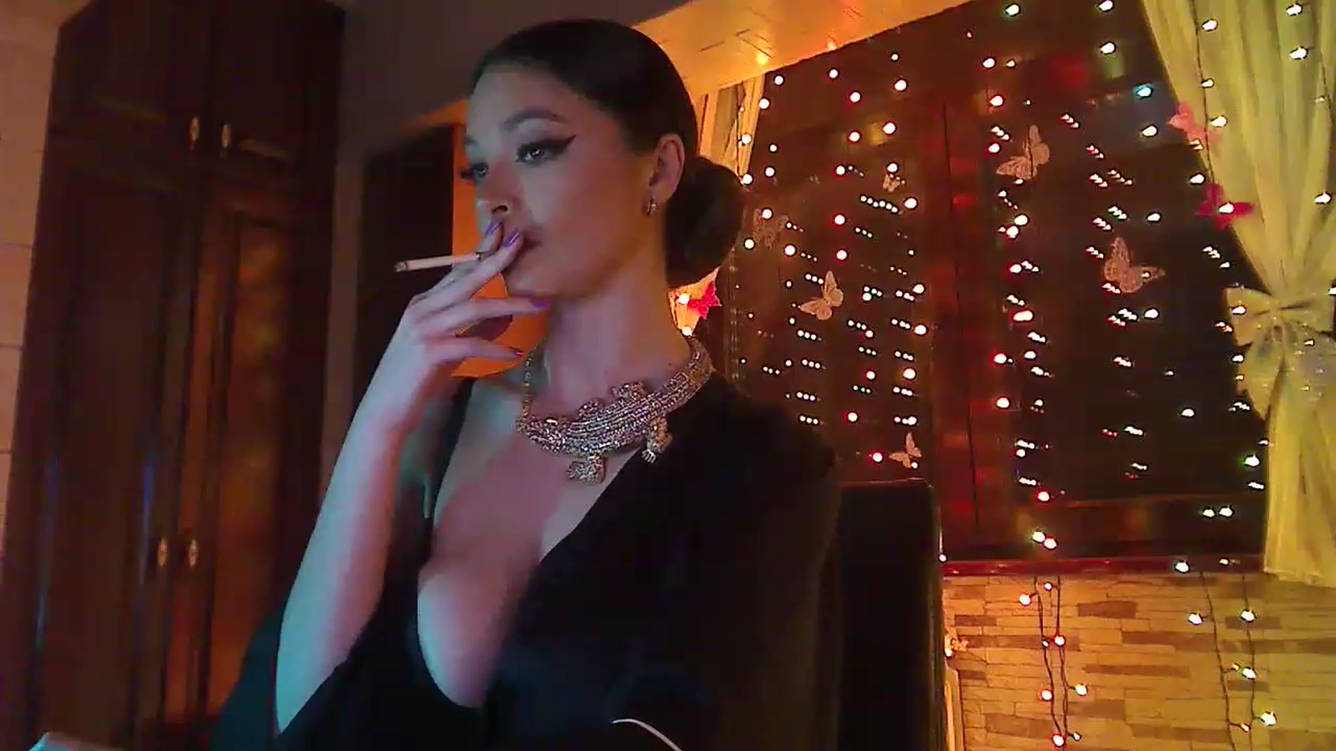 Gallery image thumbnail from No_bo_dy's myfreecams stream on, 03/21/2023, 24:02 image 20 of 20