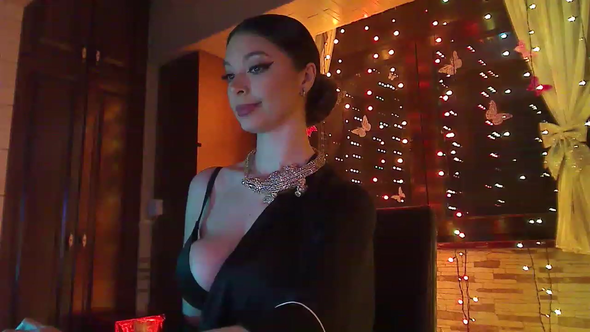 Gallery image thumbnail from No_bo_dy's myfreecams stream on, 03/21/2023, 24:02 image 6 of 20