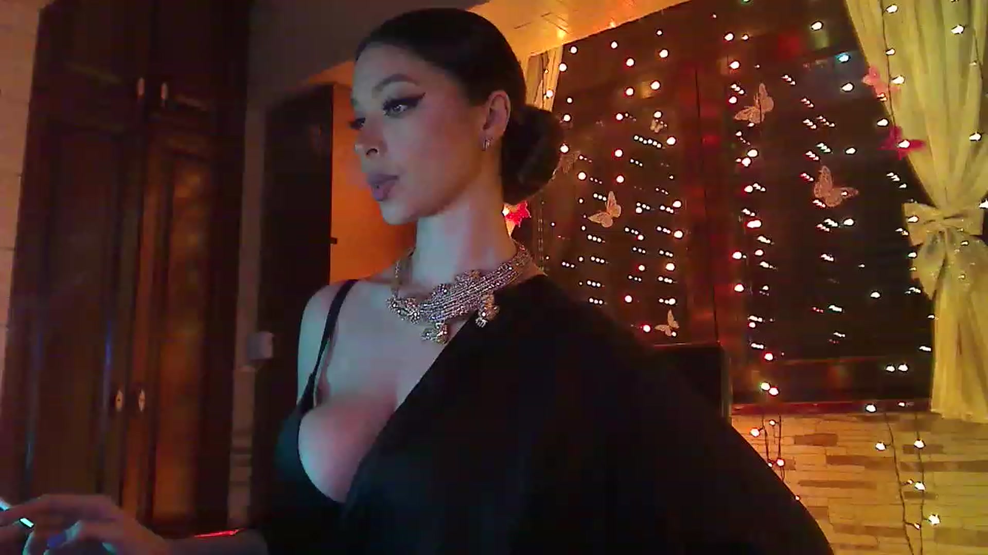 Gallery image thumbnail from No_bo_dy's myfreecams stream on, 03/21/2023, 01:11 image 17 of 20