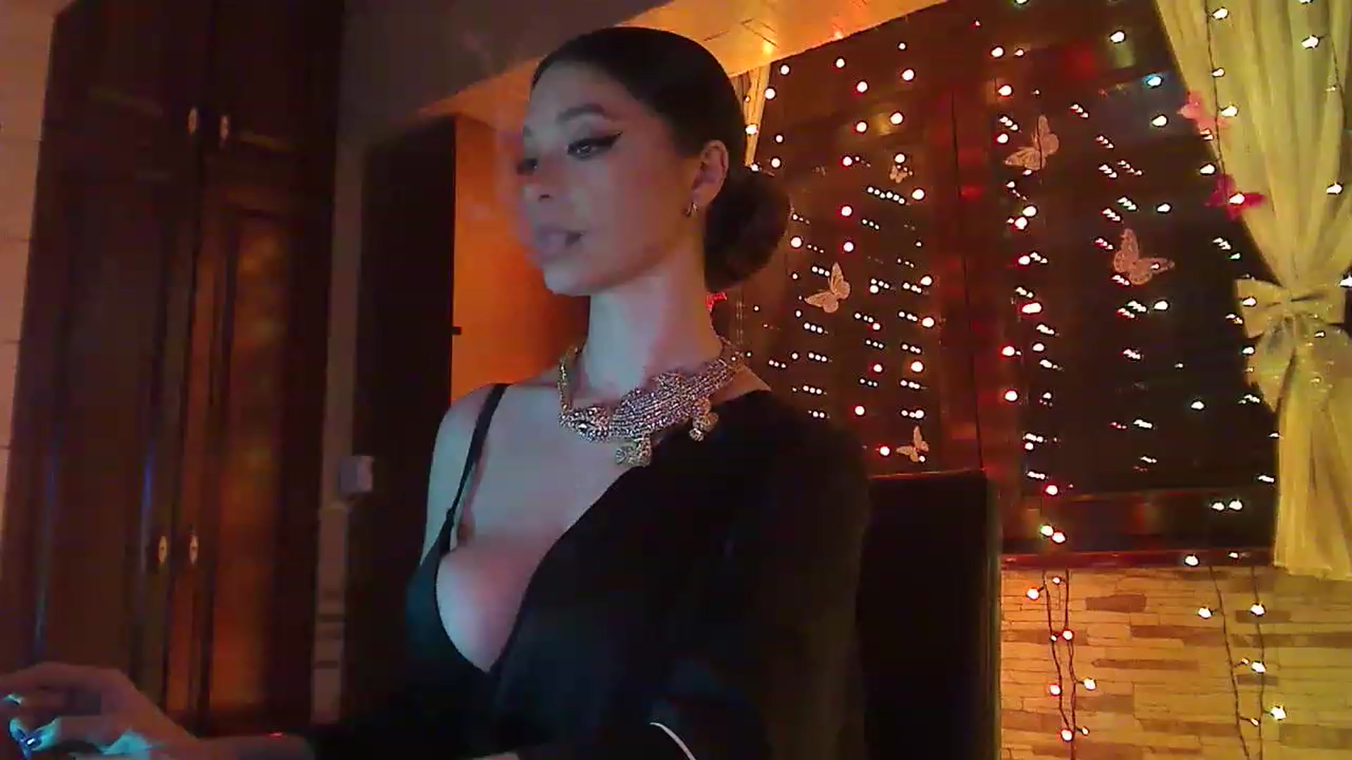 Gallery image thumbnail from No_bo_dy's myfreecams stream on, 03/21/2023, 01:11 image 5 of 20