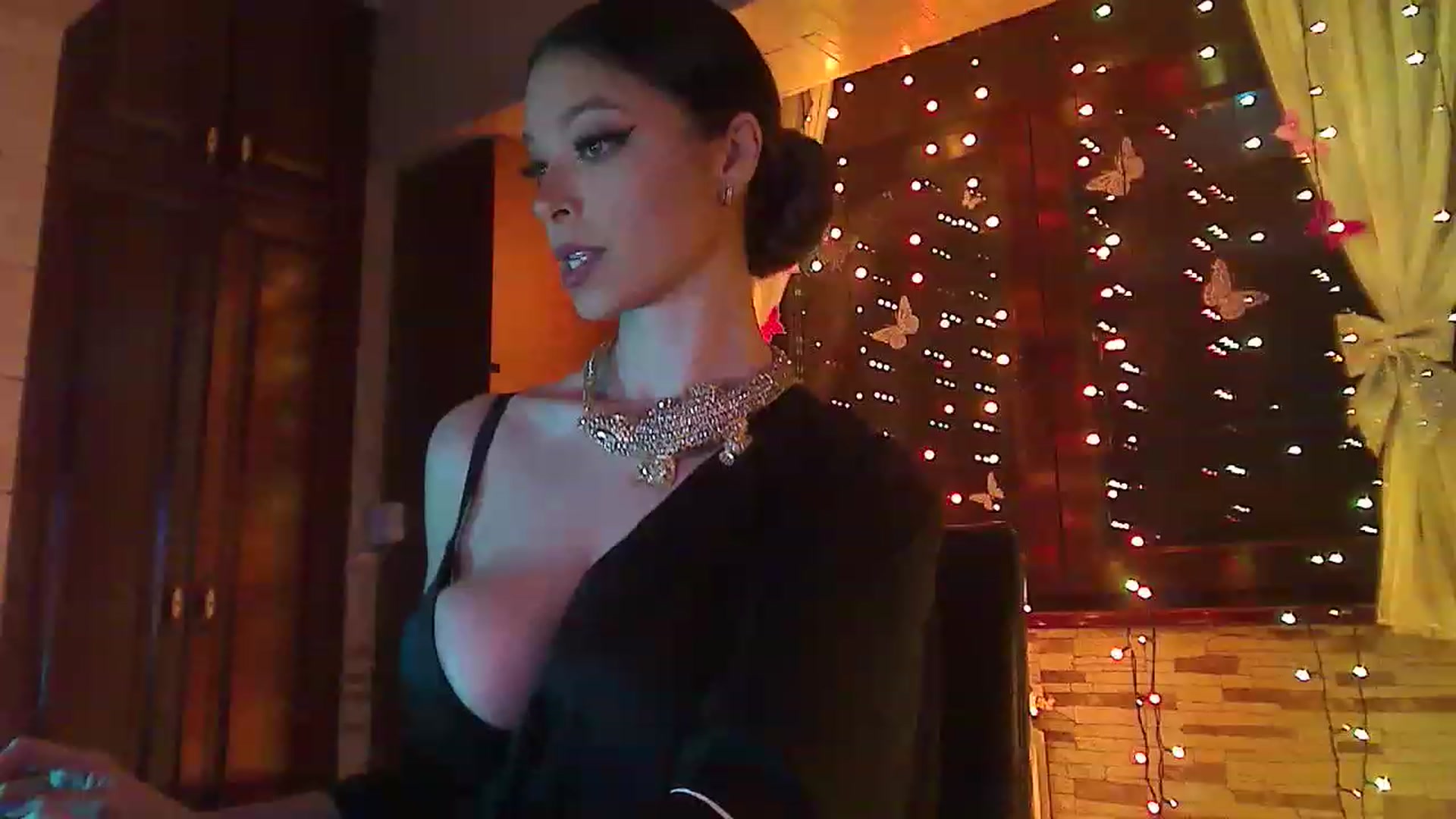 Gallery image thumbnail from No_bo_dy's myfreecams stream on, 03/21/2023, 01:22 image 5 of 20