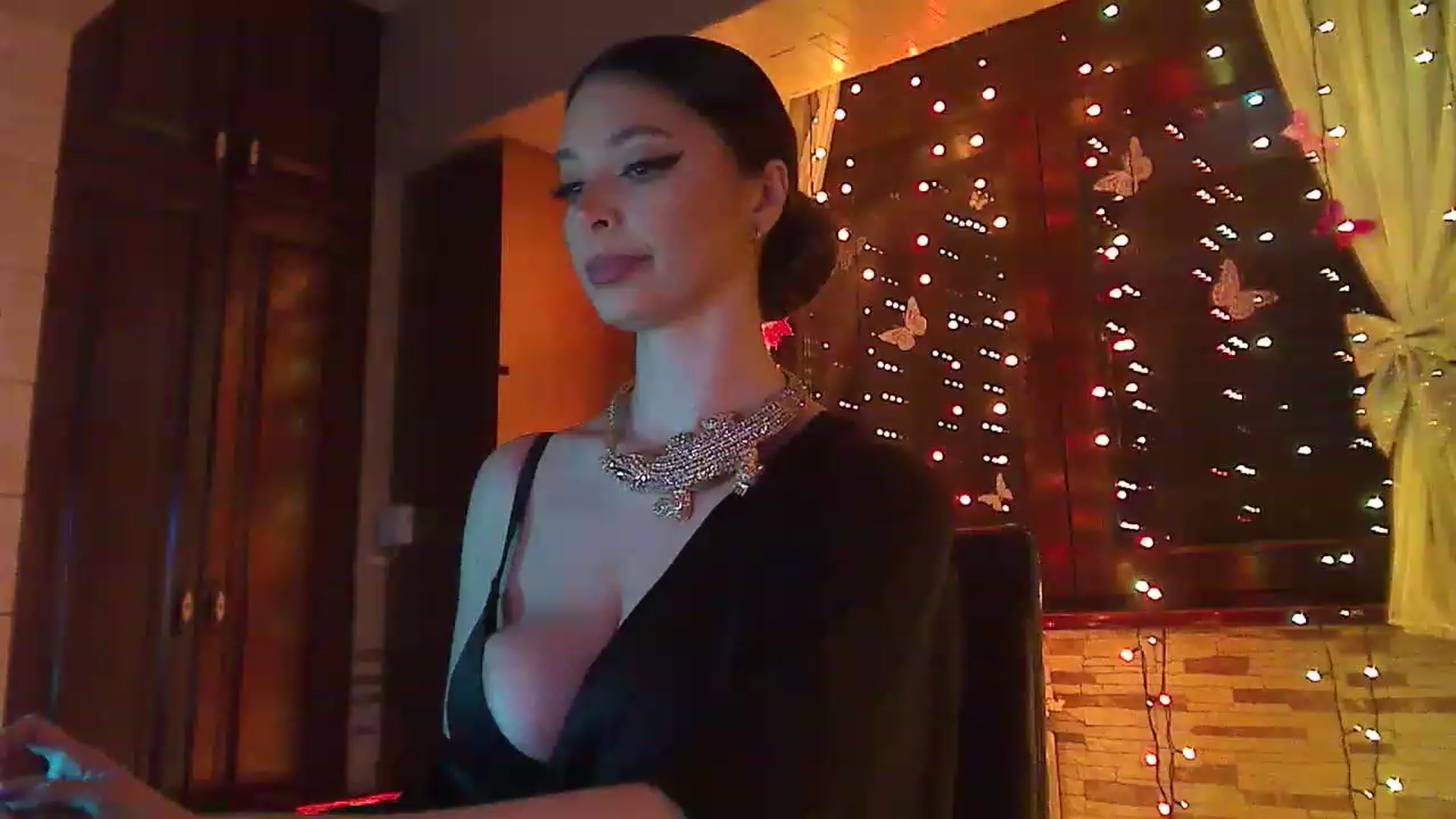 Gallery image thumbnail from No_bo_dy's myfreecams stream on, 03/21/2023, 01:22 image 14 of 20