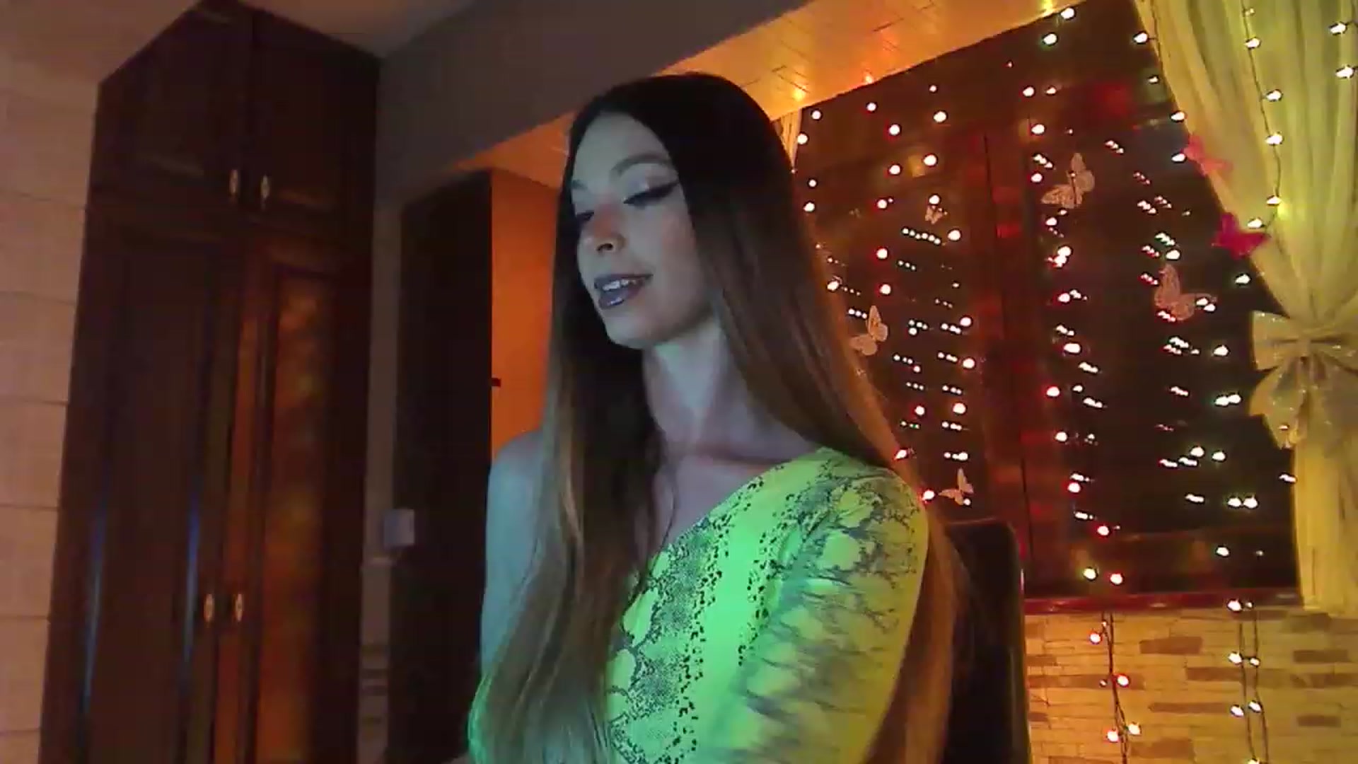 Gallery image thumbnail from No_bo_dy's myfreecams stream on, 03/24/2023, 24:10 image 1 of 20