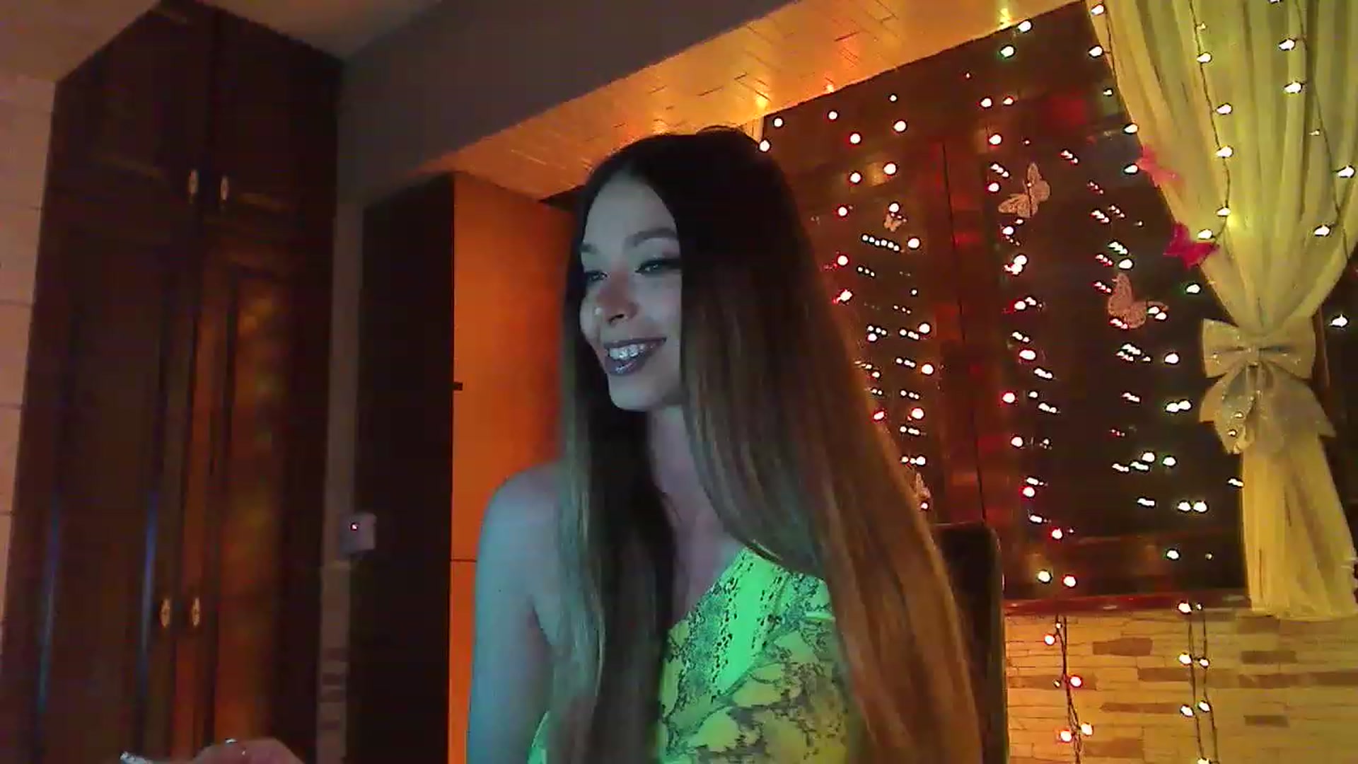 Gallery image thumbnail from No_bo_dy's myfreecams stream on, 03/24/2023, 24:10 image 18 of 20