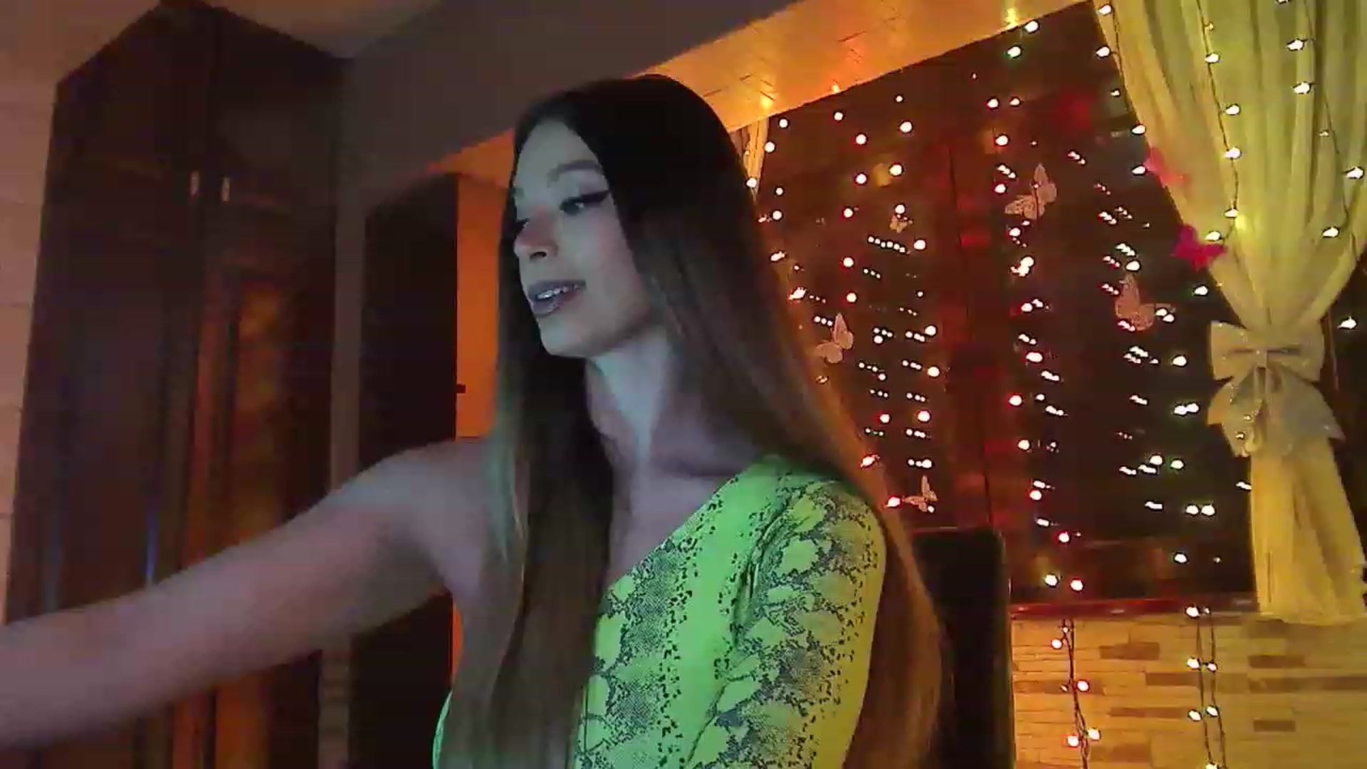 Gallery image thumbnail from No_bo_dy's myfreecams stream on, 03/24/2023, 24:10 image 19 of 20
