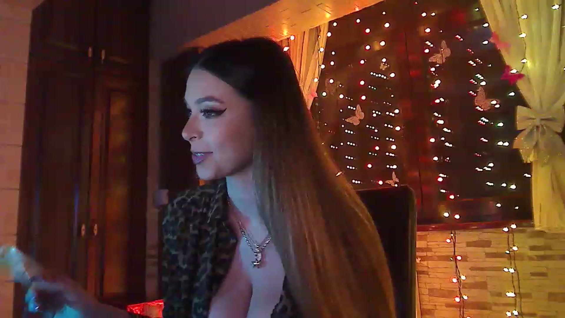 Gallery image thumbnail from No_bo_dy's myfreecams stream on, 03/25/2023, 02:37 image 10 of 20