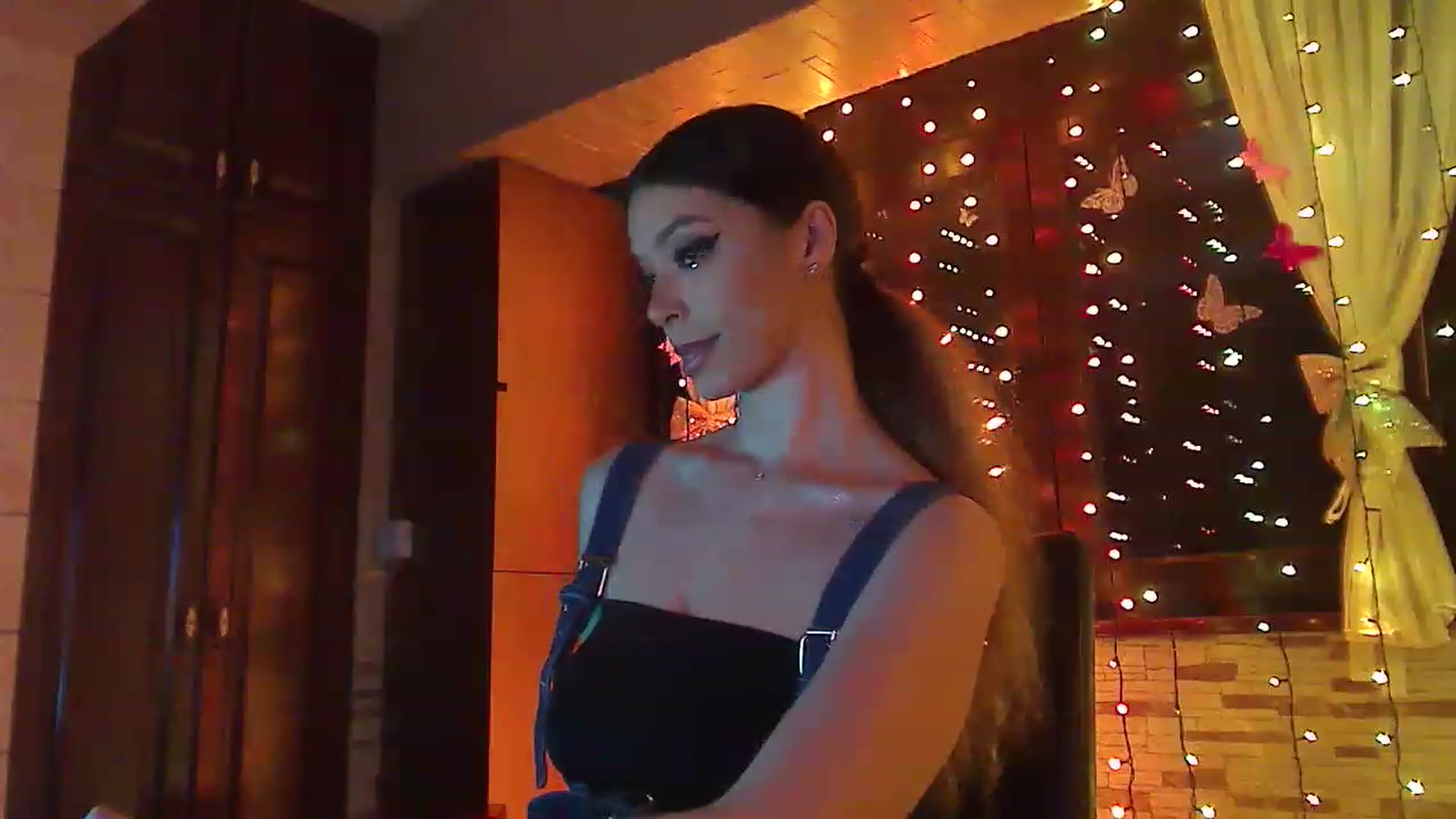 Gallery image thumbnail from No_bo_dy's myfreecams stream on, 04/02/2023, 01:25 image 11 of 20