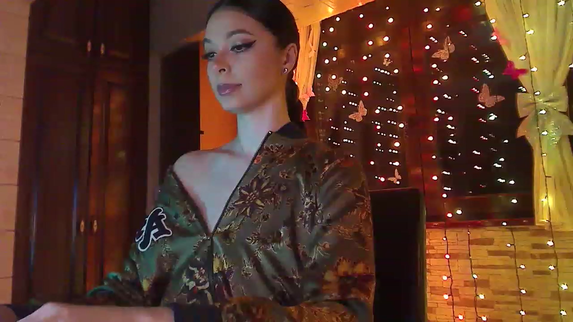 Gallery image thumbnail from No_bo_dy's myfreecams stream on, 04/03/2023, 24:42 image 11 of 20