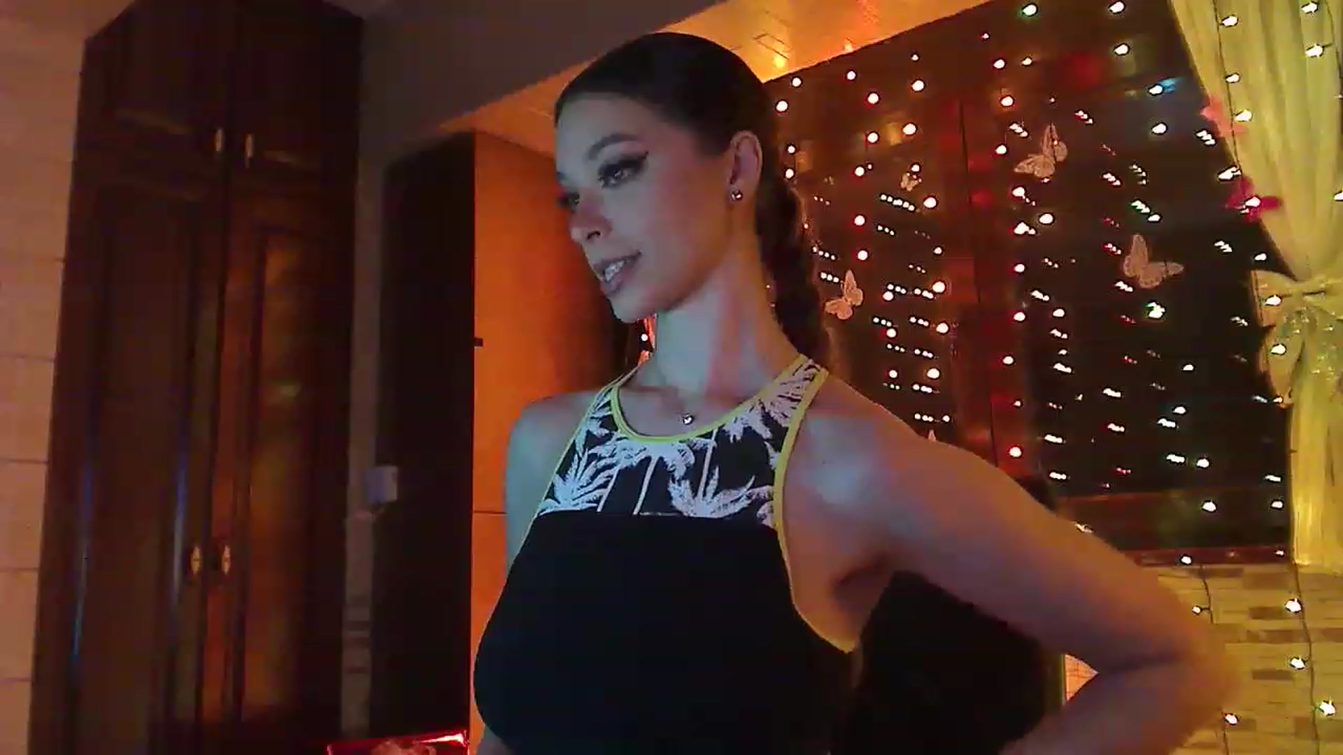 Gallery image thumbnail from No_bo_dy's myfreecams stream on, 04/07/2023, 01:45 image 6 of 20