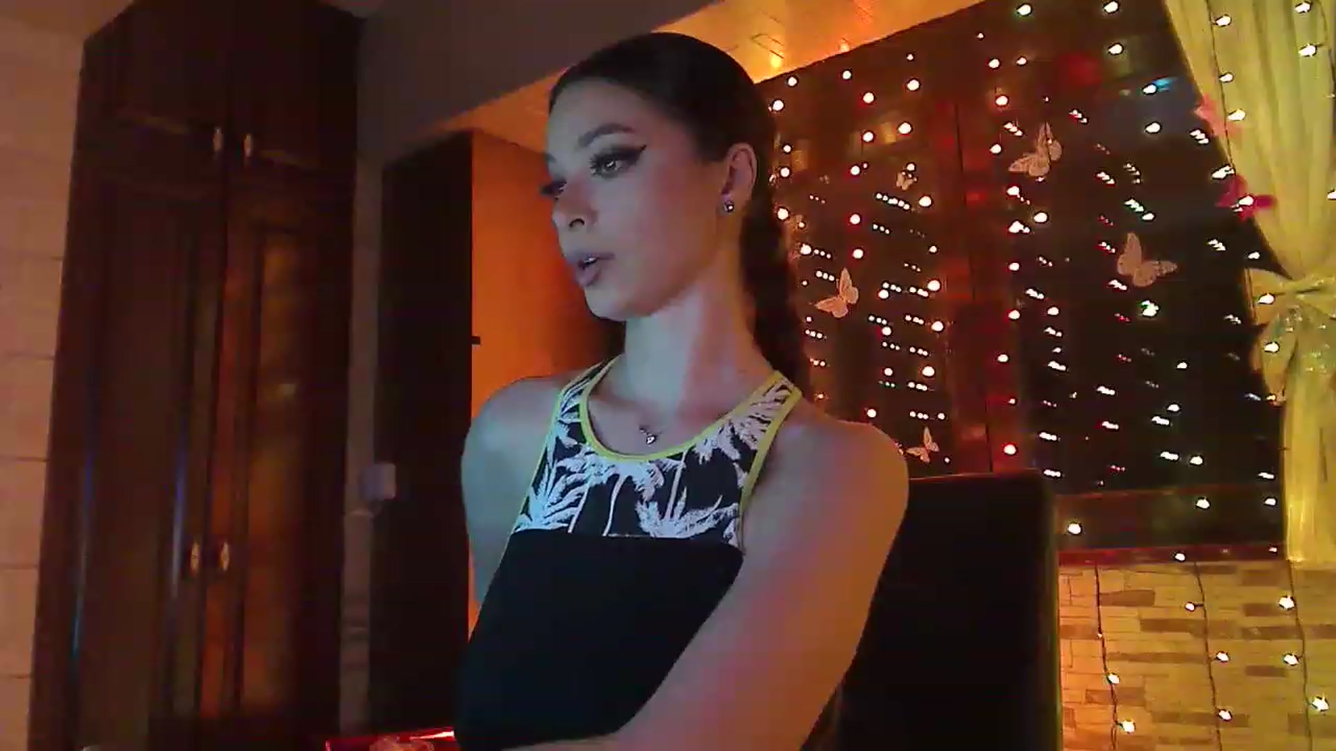 Gallery image thumbnail from No_bo_dy's myfreecams stream on, 04/07/2023, 01:45 image 12 of 20