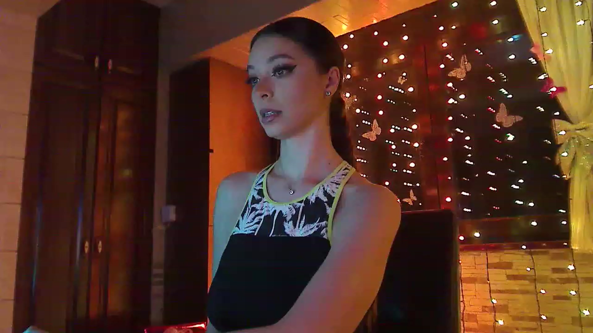 Gallery image thumbnail from No_bo_dy's myfreecams stream on, 04/07/2023, 01:45 image 1 of 20