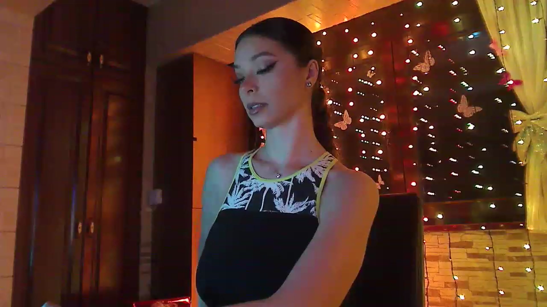 Gallery image thumbnail from No_bo_dy's myfreecams stream on, 04/07/2023, 01:45 image 2 of 20