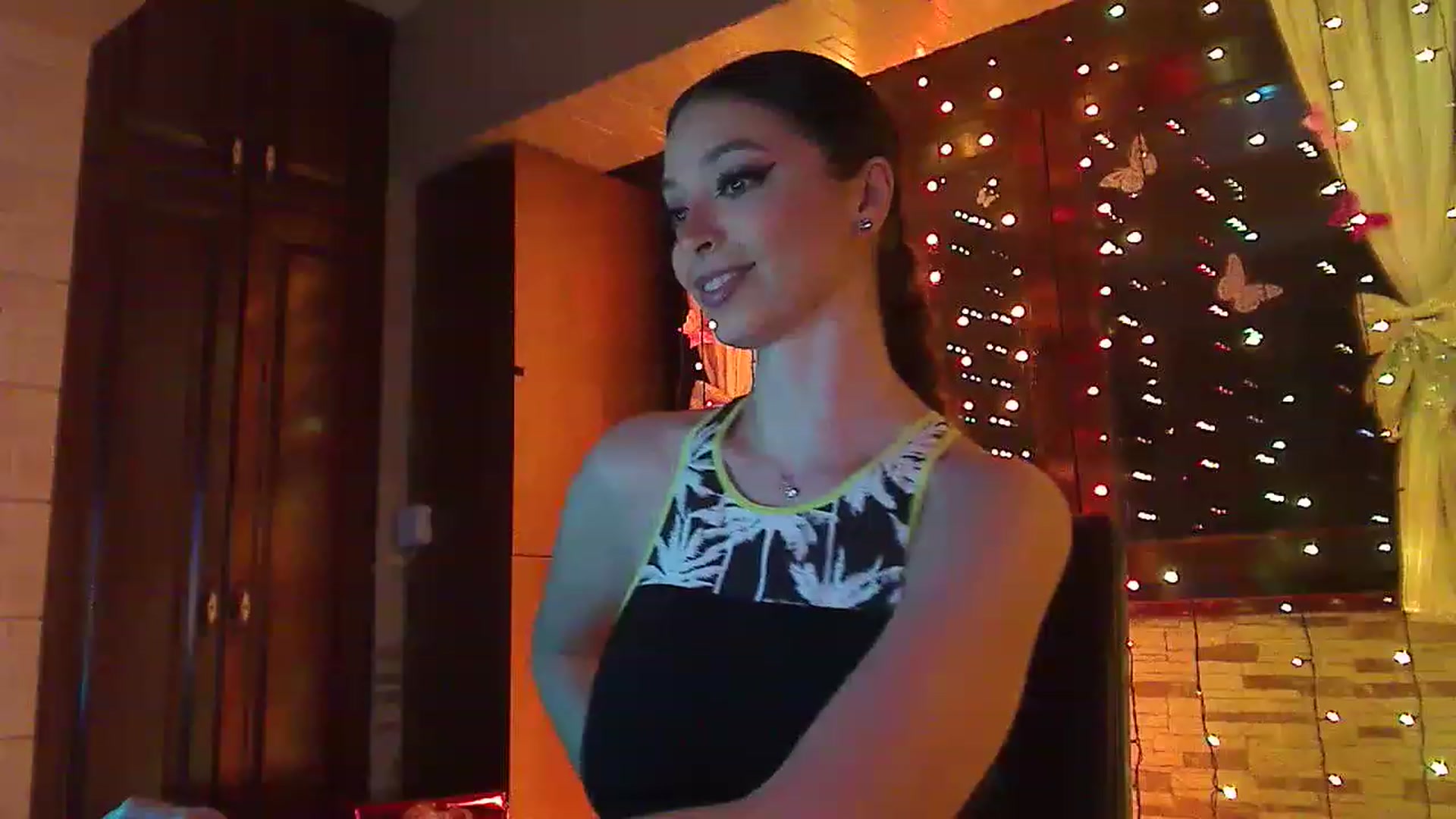 Gallery image thumbnail from No_bo_dy's myfreecams stream on, 04/07/2023, 01:45 image 3 of 20