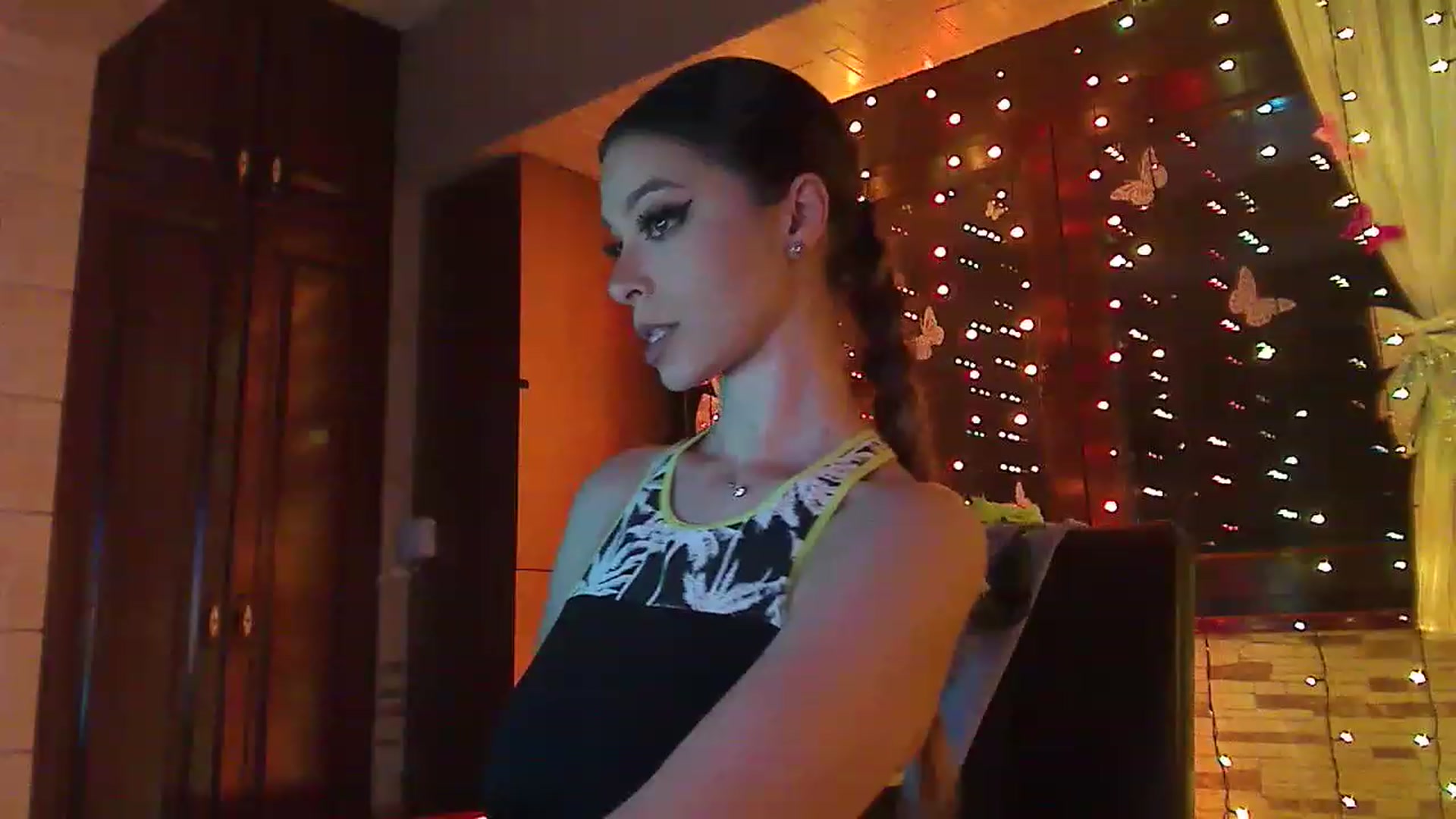 Gallery image thumbnail from No_bo_dy's myfreecams stream on, 04/07/2023, 01:45 image 20 of 20