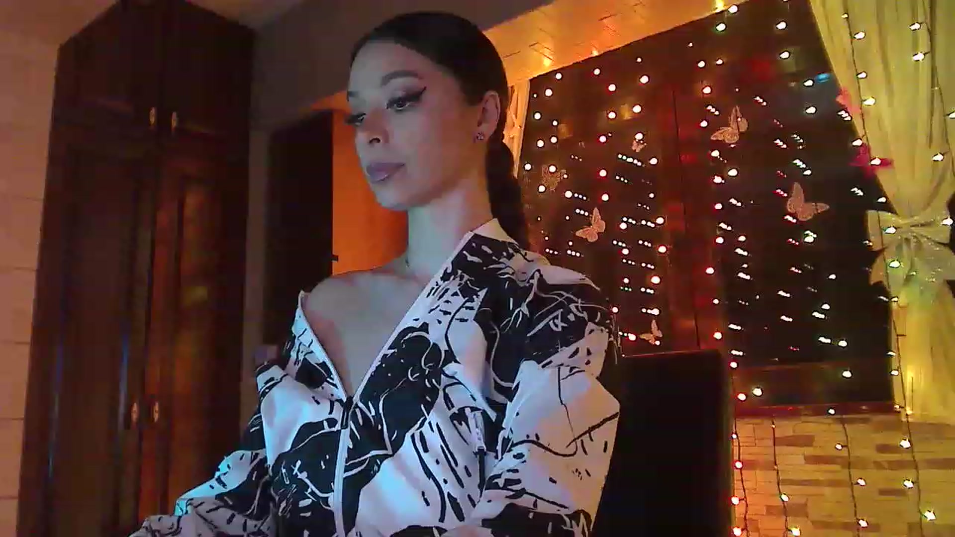Gallery image thumbnail from No_bo_dy's myfreecams stream on, 04/08/2023, 01:23 image 14 of 20