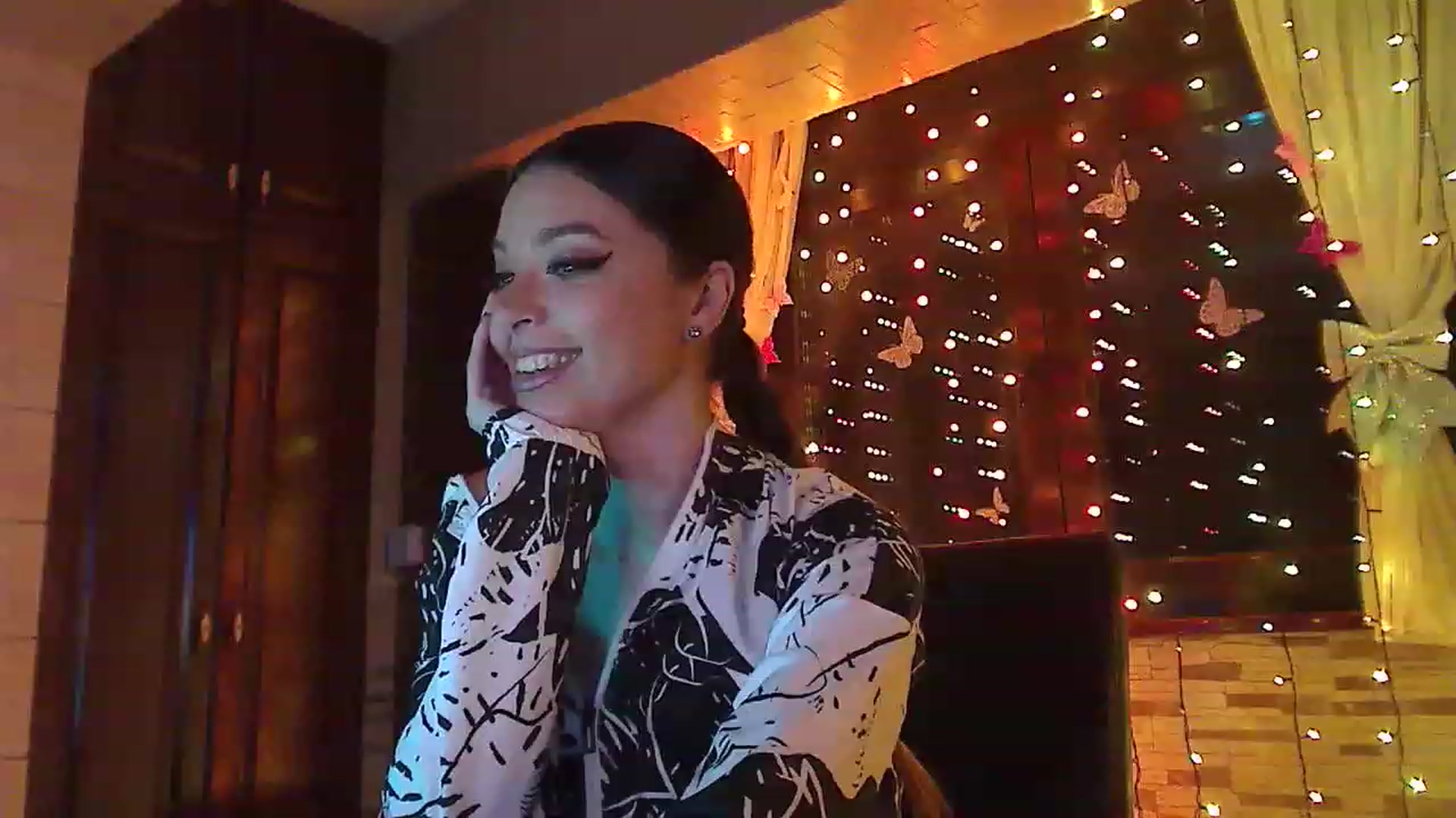 Gallery image thumbnail from No_bo_dy's myfreecams stream on, 04/08/2023, 01:23 image 13 of 20