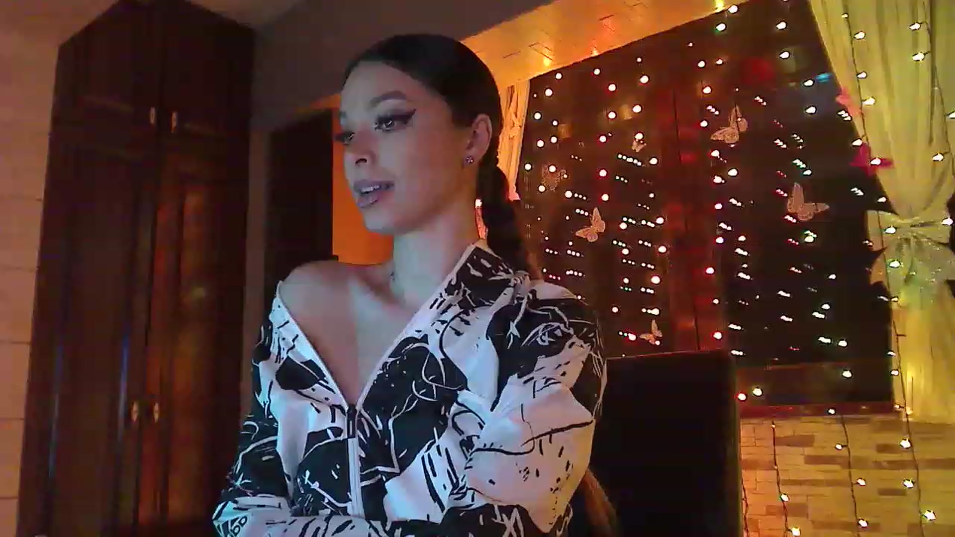 Gallery image thumbnail from No_bo_dy's myfreecams stream on, 04/08/2023, 01:23 image 12 of 20