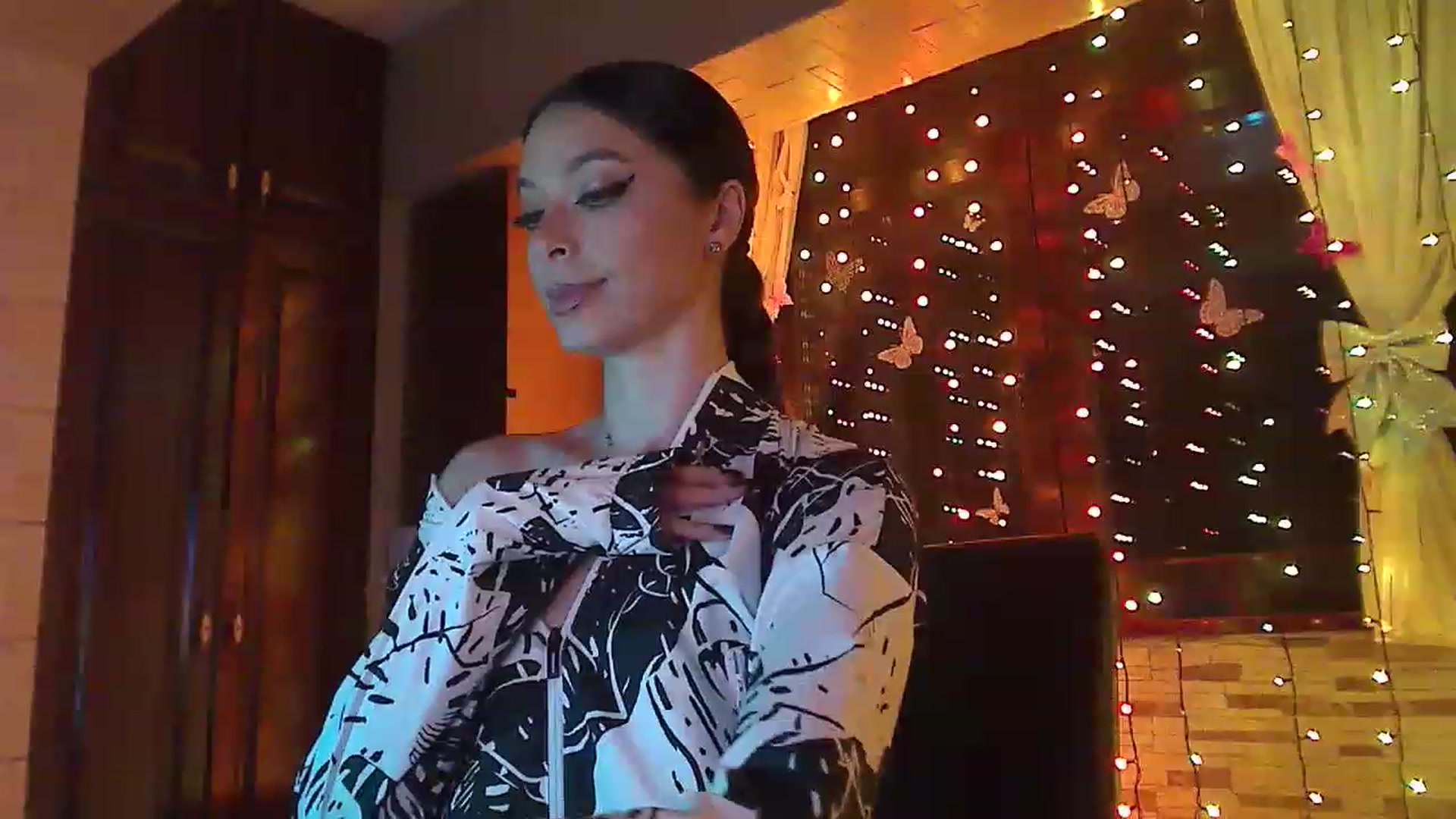 Gallery image thumbnail from No_bo_dy's myfreecams stream on, 04/08/2023, 01:23 image 18 of 20