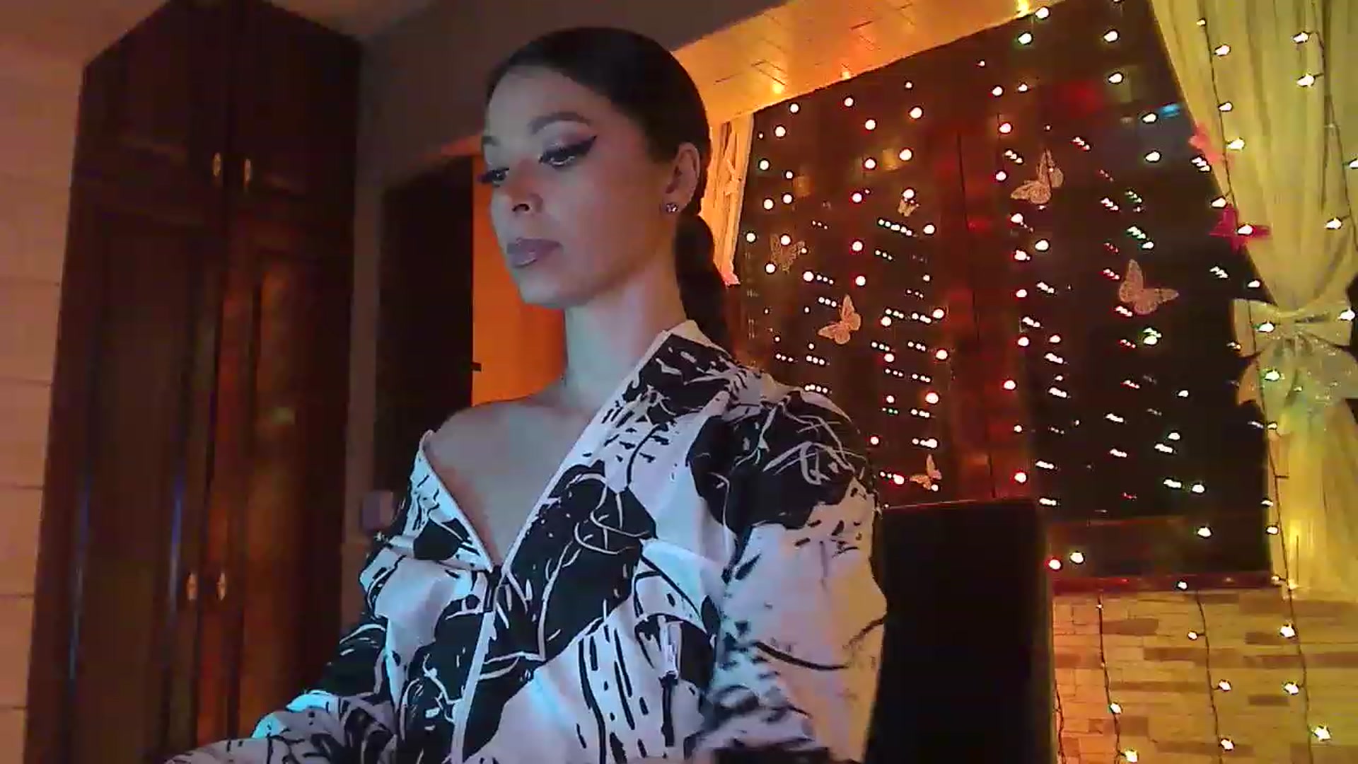 Gallery image thumbnail from No_bo_dy's myfreecams stream on, 04/08/2023, 01:23 image 11 of 20