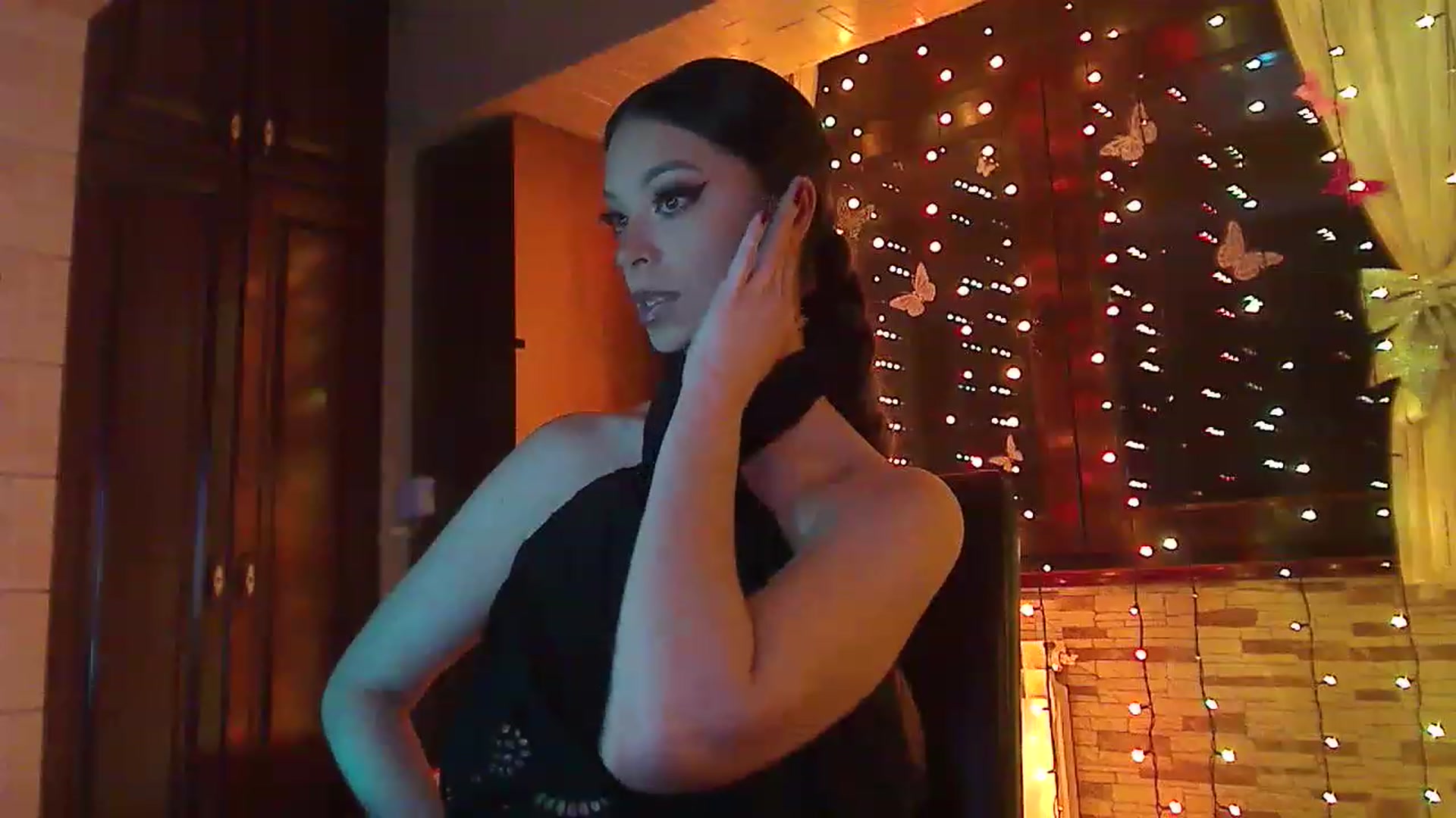Gallery image thumbnail from No_bo_dy's myfreecams stream on, 04/09/2023, 24:02 image 16 of 20