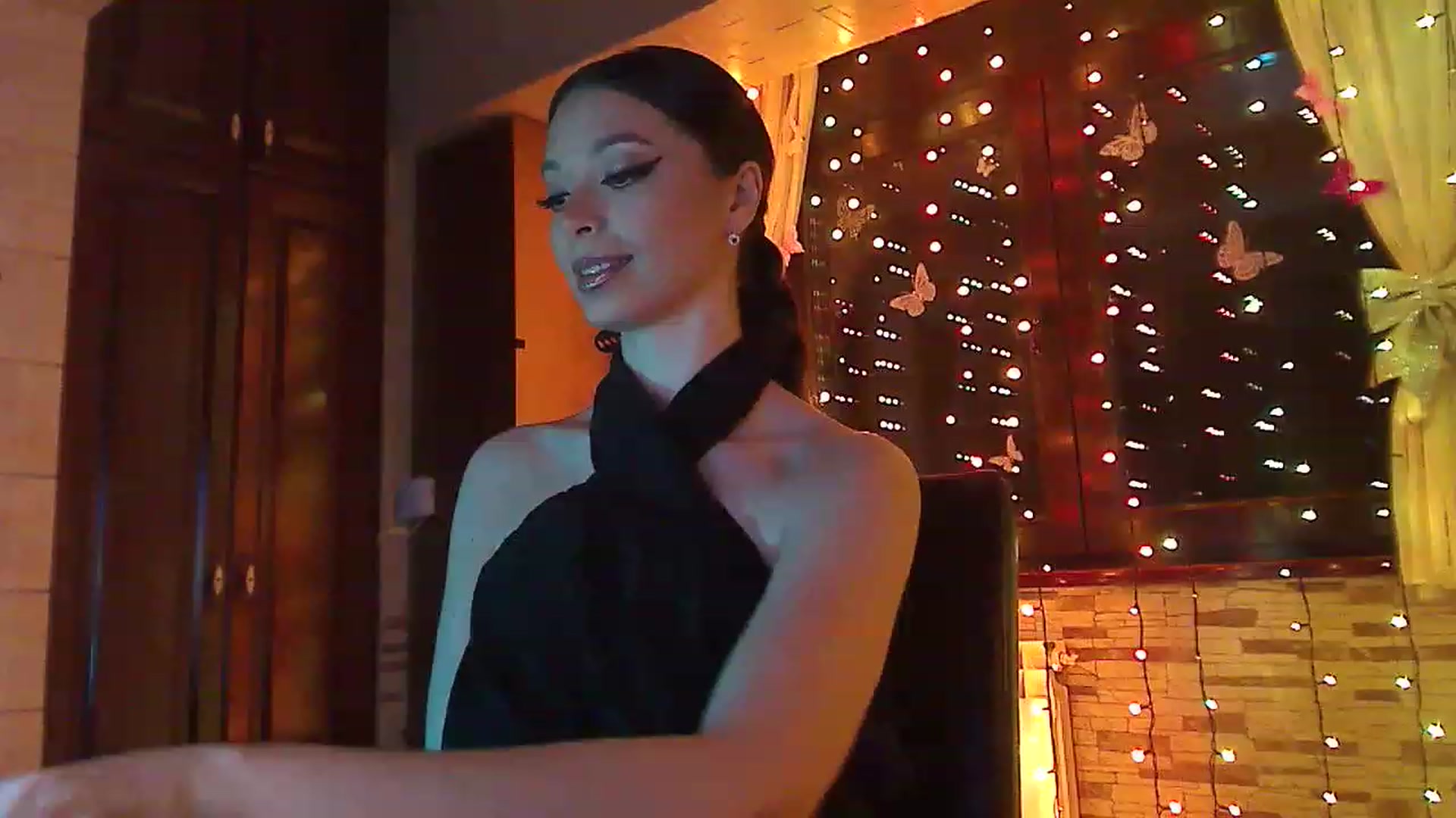 Gallery image thumbnail from No_bo_dy's myfreecams stream on, 04/09/2023, 24:02 image 8 of 20