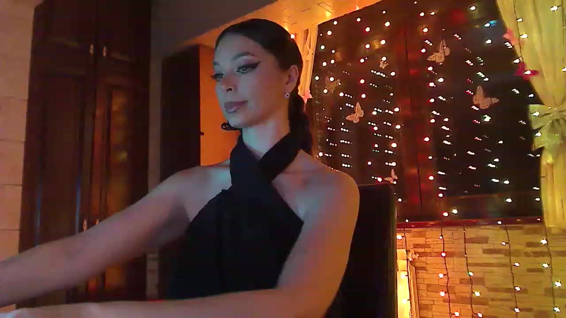 Gallery image thumbnail from No_bo_dy's myfreecams stream on, 04/09/2023, 24:38 image 3 of 20