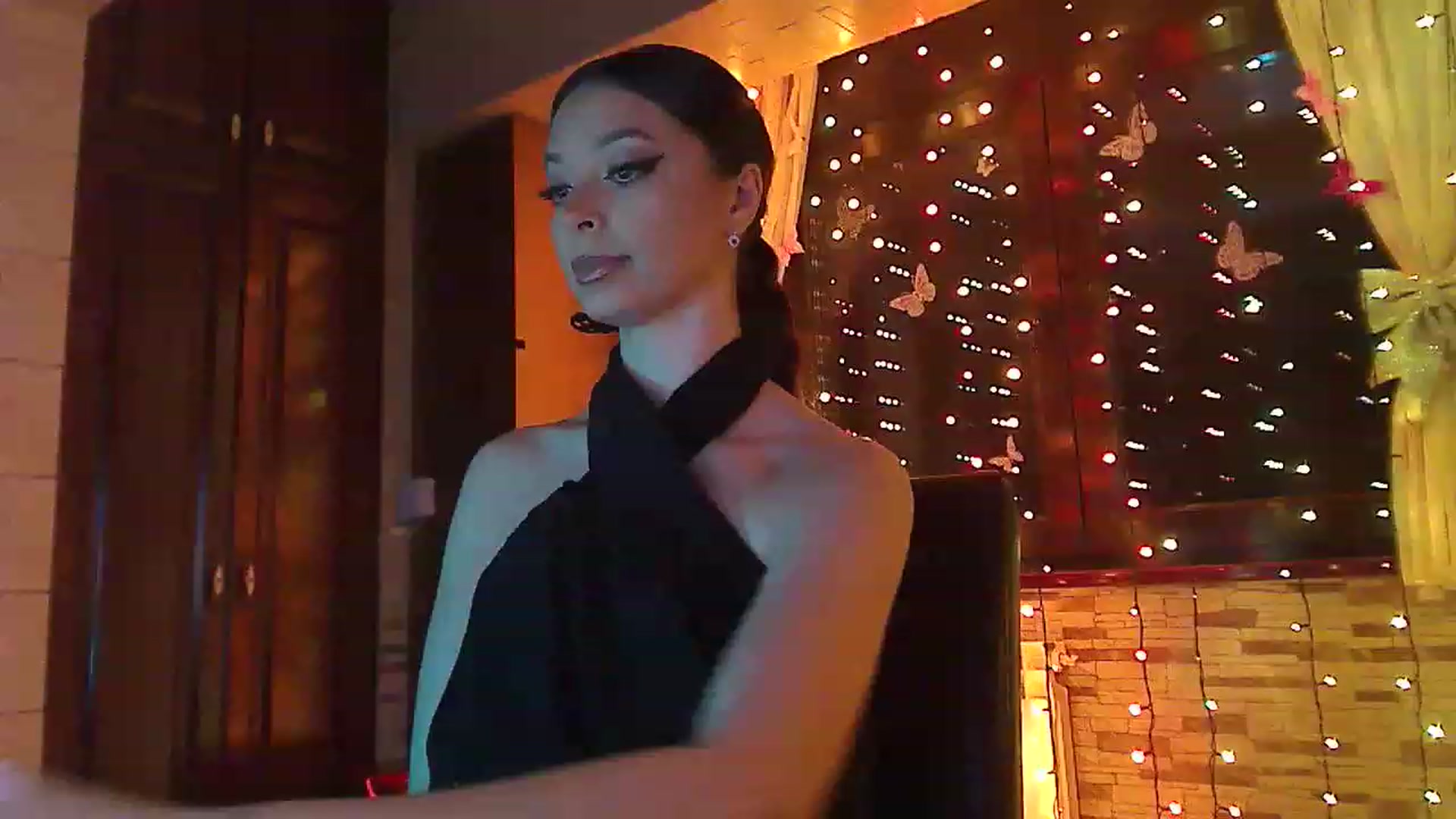 Gallery image thumbnail from No_bo_dy's myfreecams stream on, 04/09/2023, 24:38 image 4 of 20