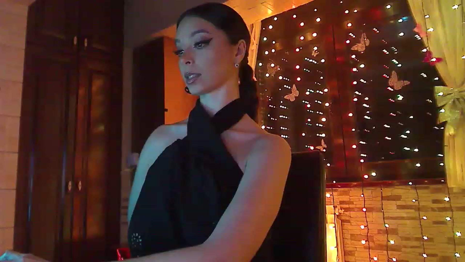 Gallery image thumbnail from No_bo_dy's myfreecams stream on, 04/09/2023, 24:38 image 5 of 20