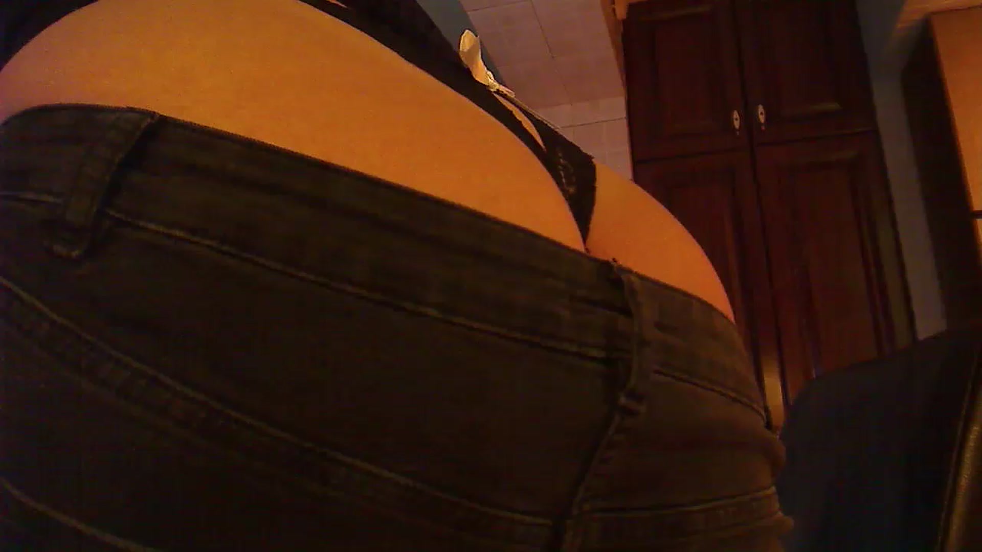 Gallery image thumbnail from No_bo_dy's myfreecams stream on, 04/09/2023, 24:38 image 14 of 20