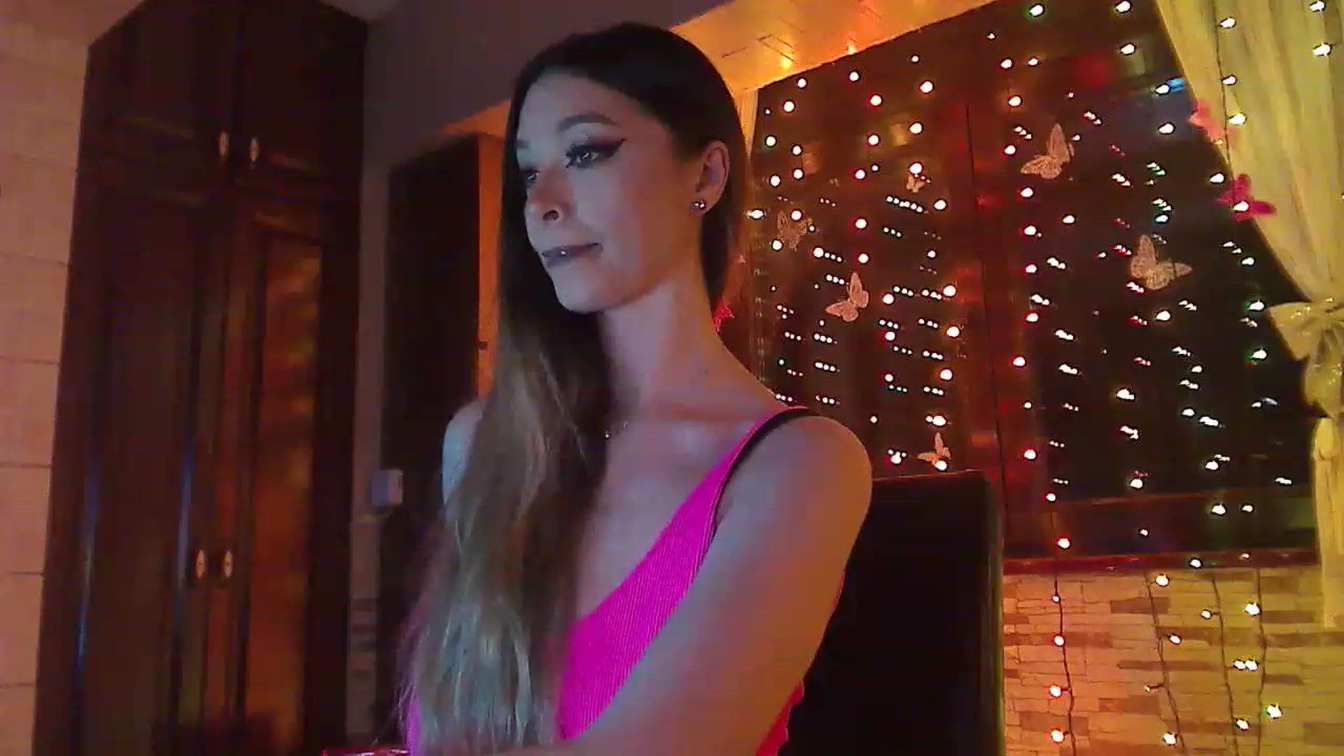 Gallery image thumbnail from No_bo_dy's myfreecams stream on, 04/14/2023, 01:18 image 2 of 20