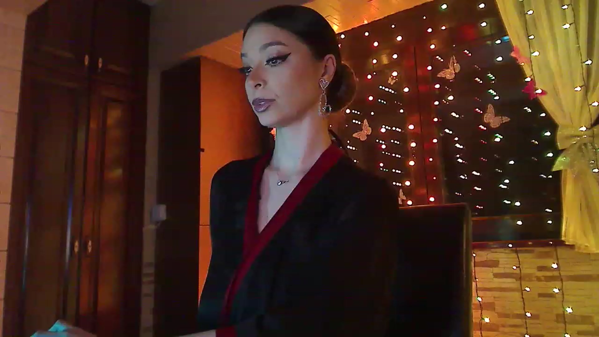 Gallery image thumbnail from No_bo_dy's myfreecams stream on, 04/23/2023, 23:37 image 6 of 20